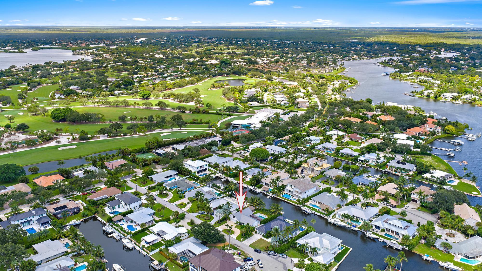 COUNTRY CLUB POINT - Residential