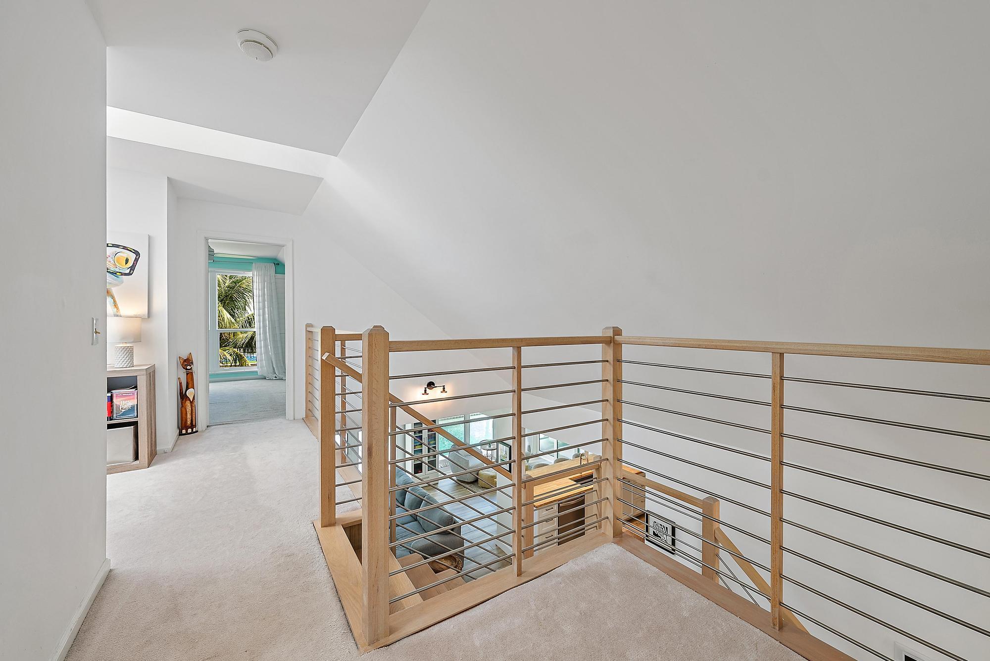 COUNTRY CLUB POINT - Residential