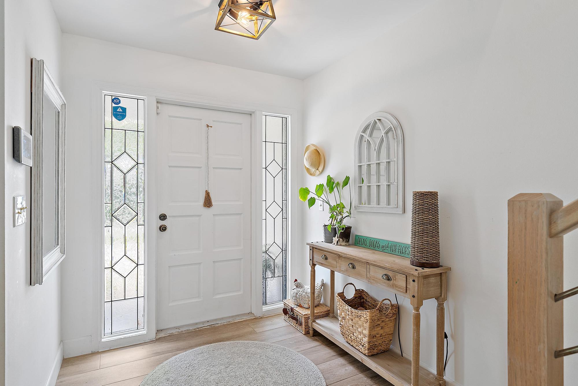 COUNTRY CLUB POINT - Residential