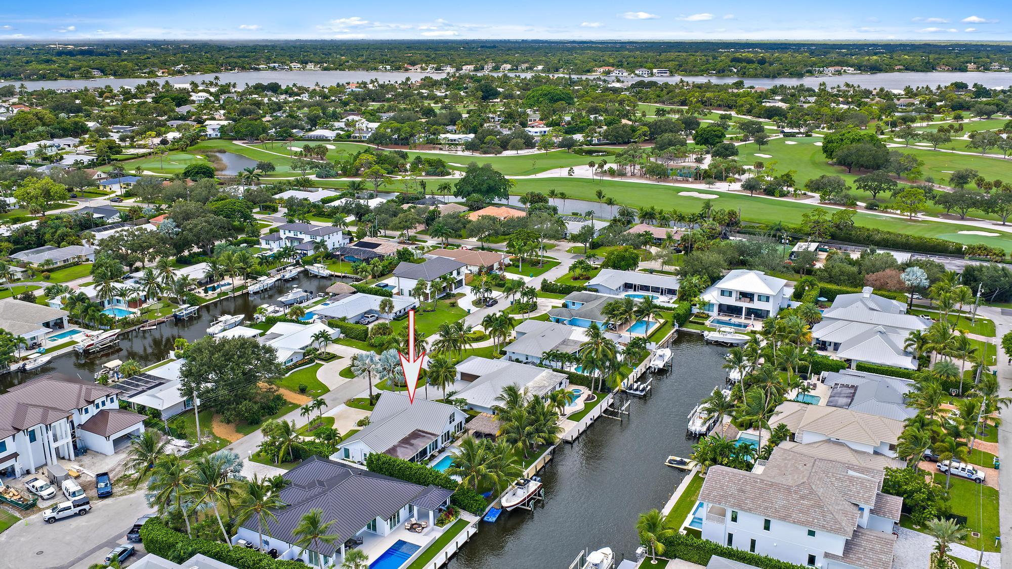 COUNTRY CLUB POINT - Residential