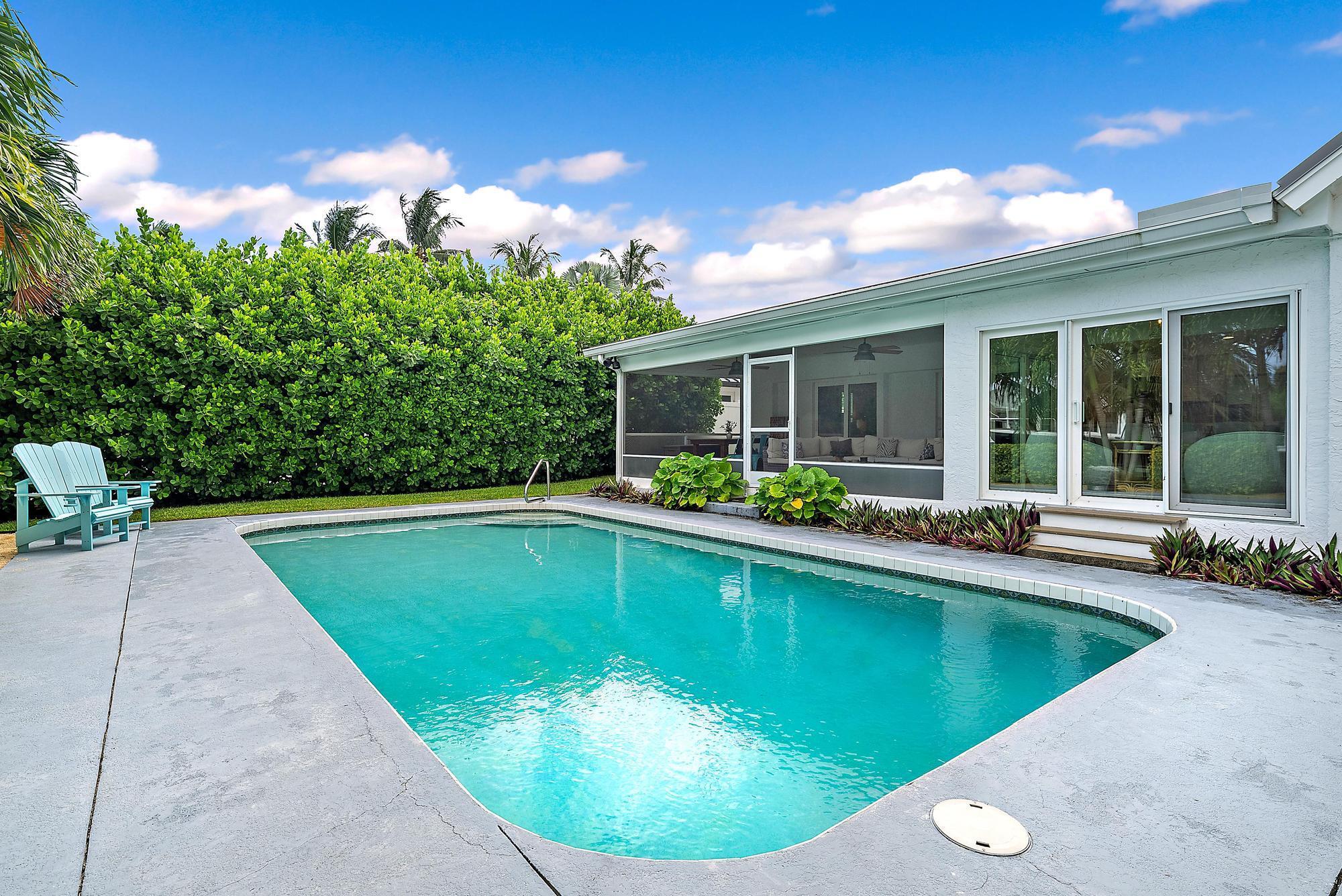 COUNTRY CLUB POINT - Residential