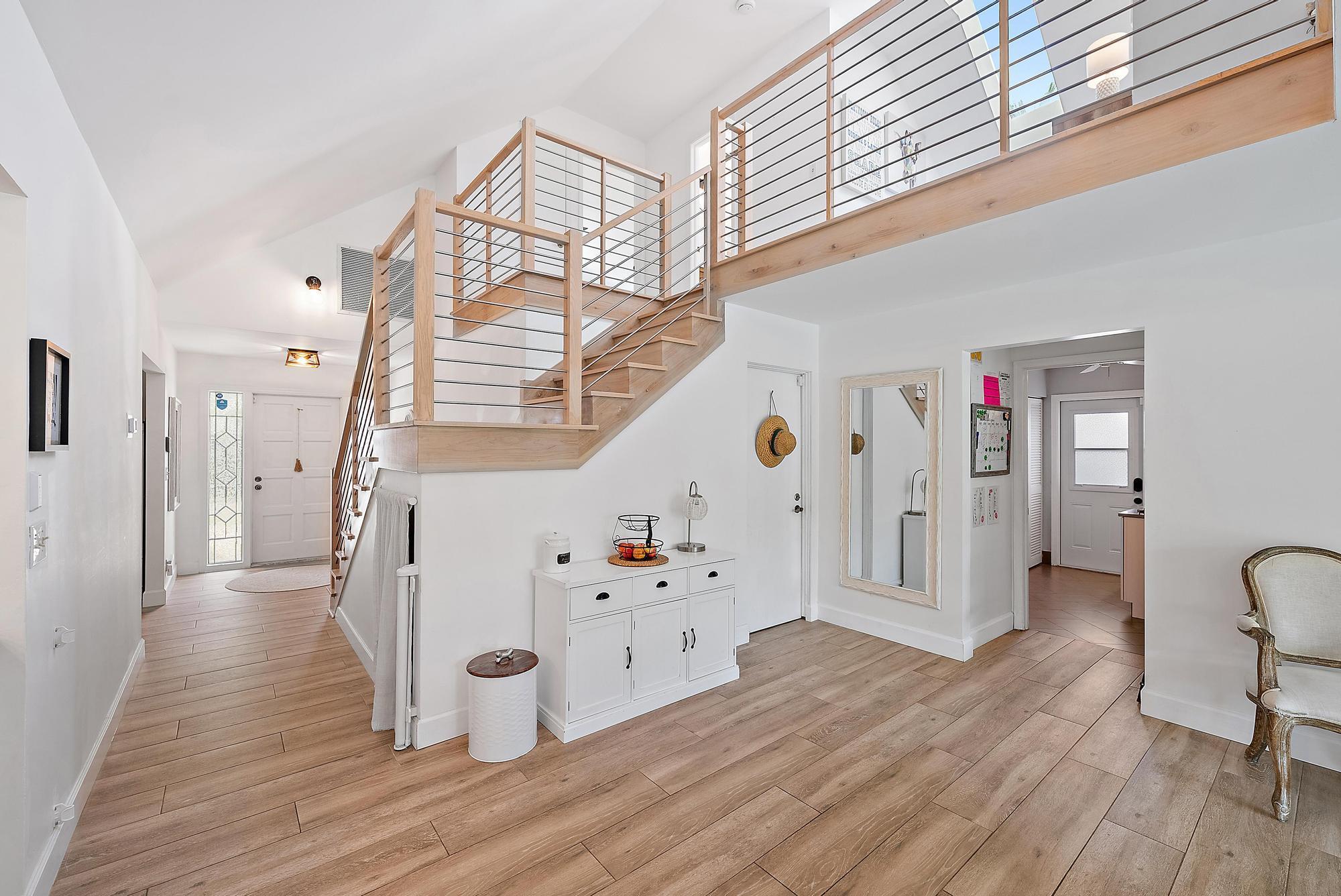 COUNTRY CLUB POINT - Residential