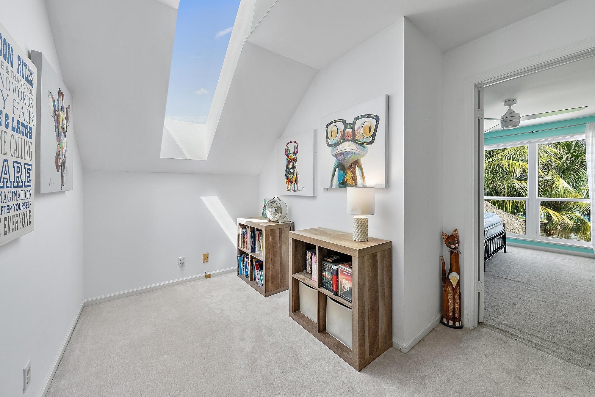 COUNTRY CLUB POINT - Residential