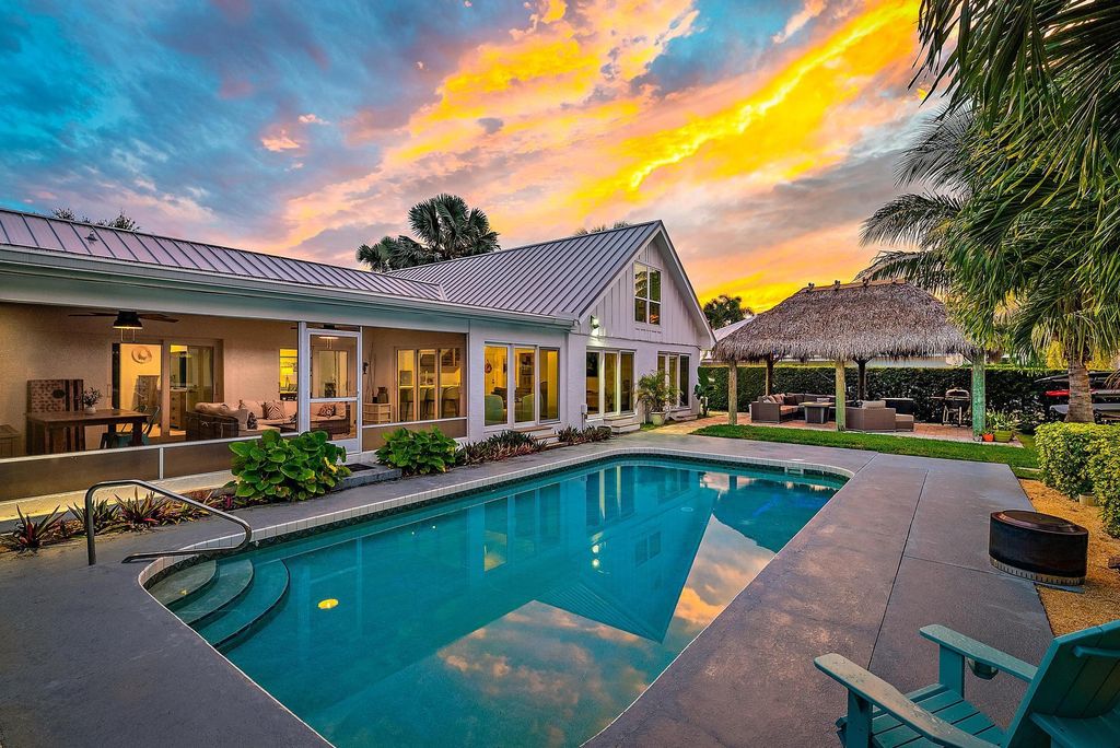 Photo of 19 Leeward Circle, Tequesta, FL 33469 (MLS # R11122151)