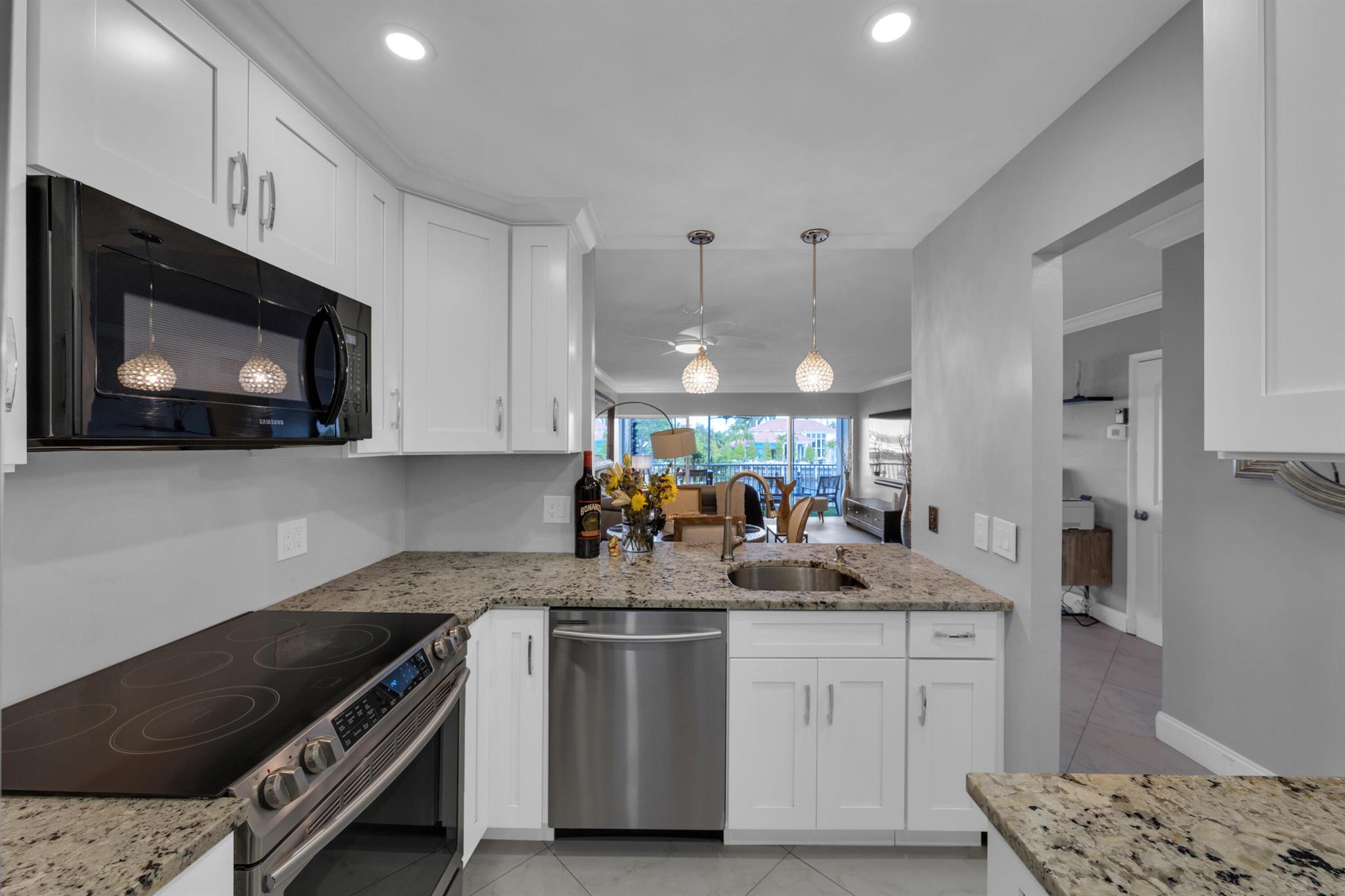 390 N Federal Highway 204