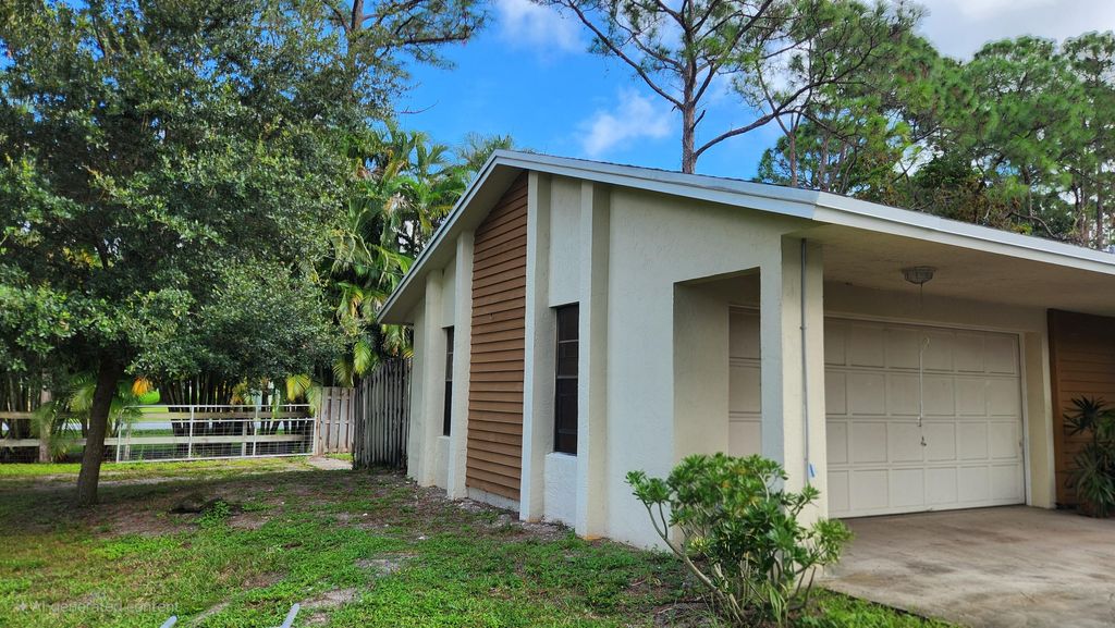 Photo of 16290 108th Terrace N, Jupiter, FL 33478 (MLS # R11129678)