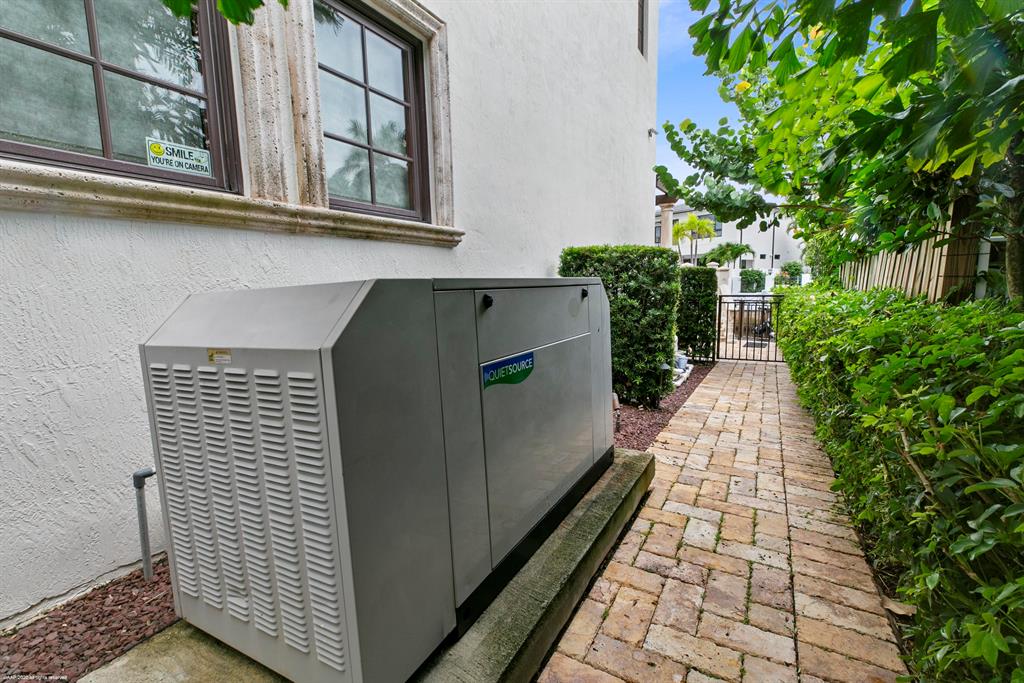 HARBOUR EAST - Residential