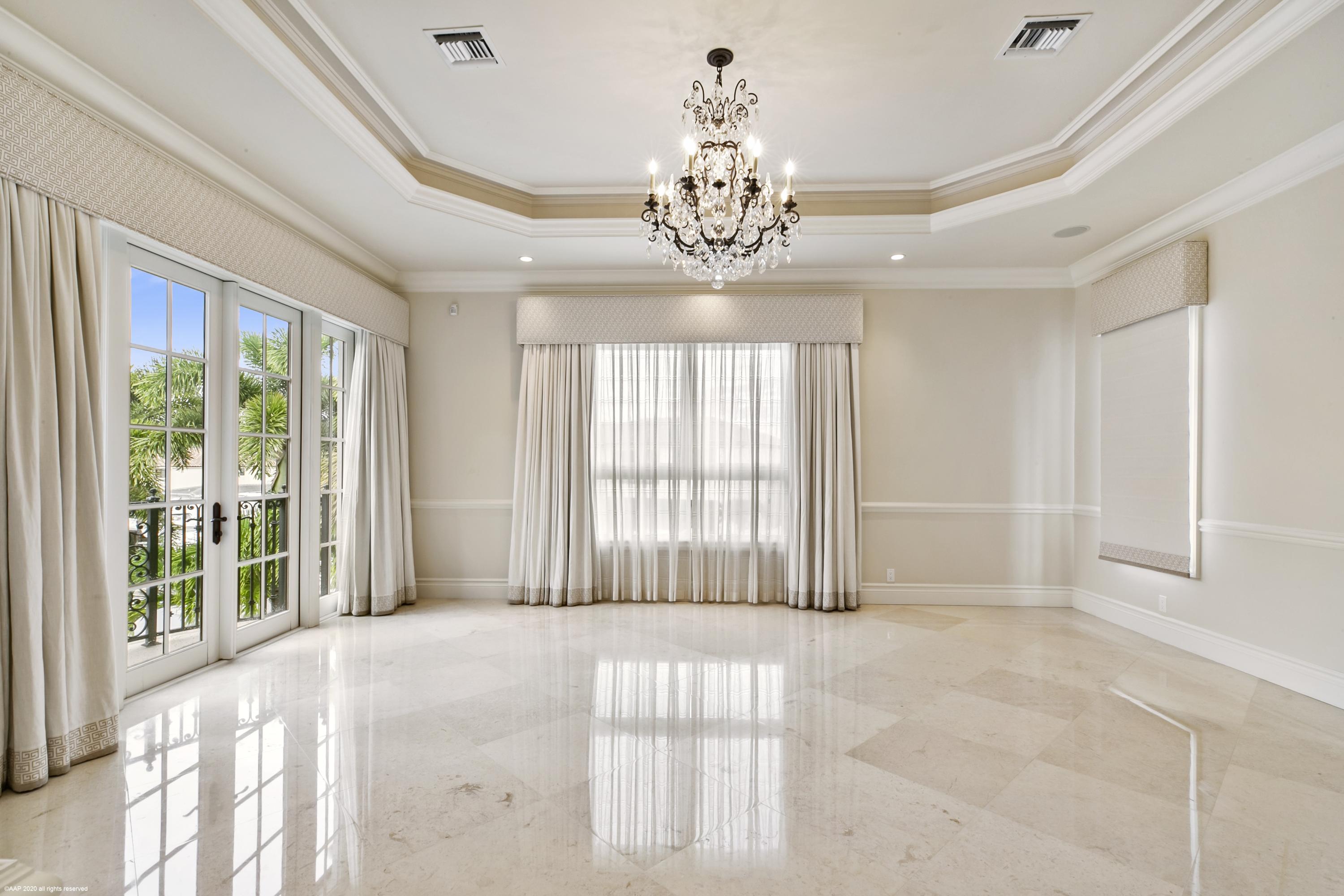 HARBOUR EAST - Residential