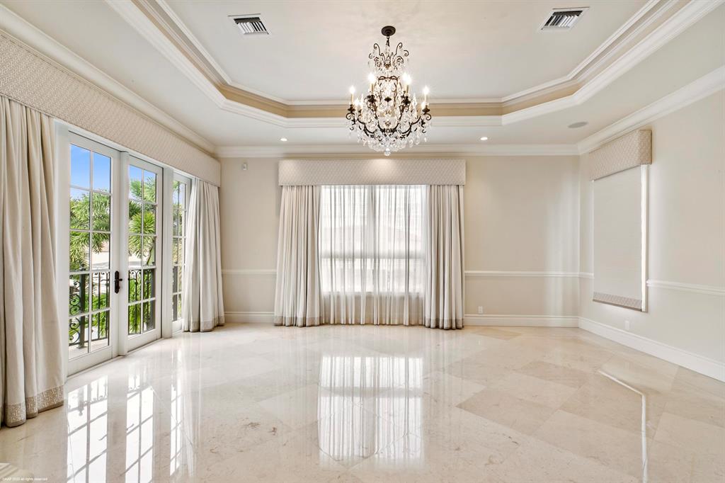 HARBOUR EAST - Residential