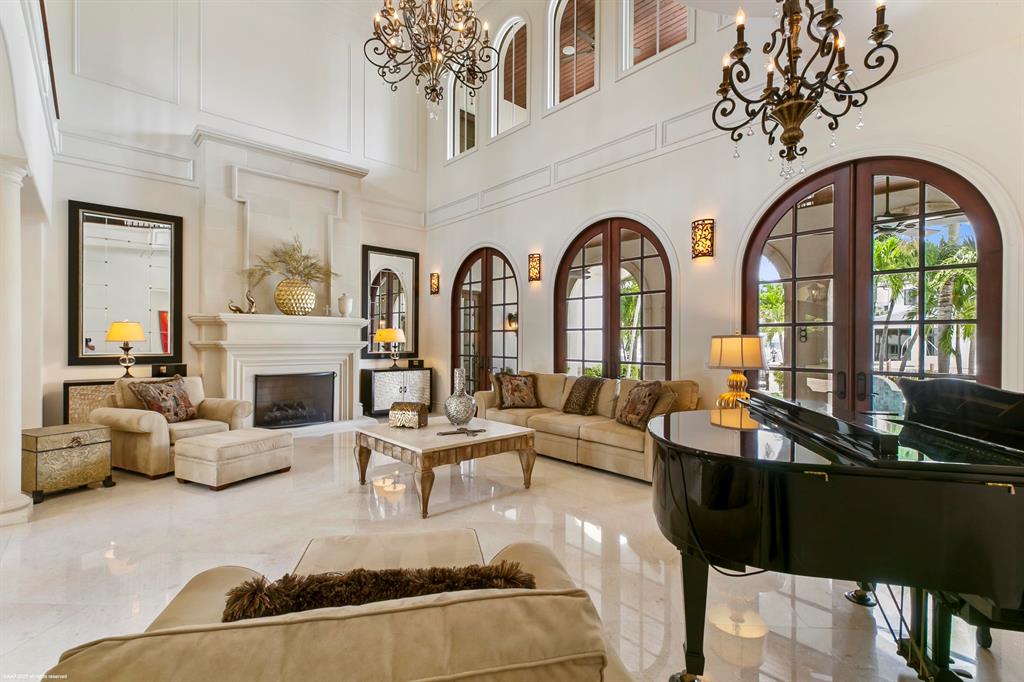 HARBOUR EAST - Residential