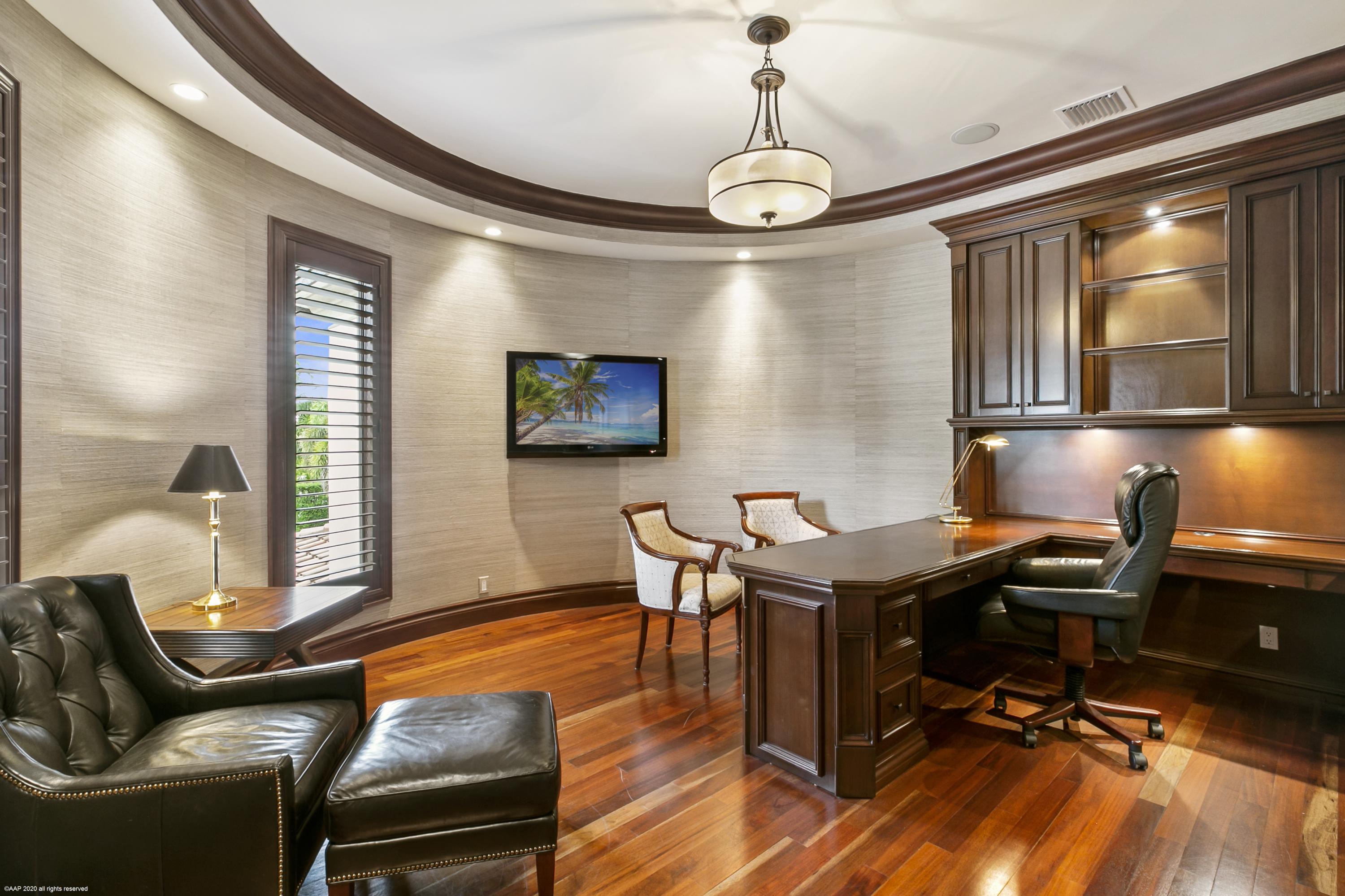 HARBOUR EAST - Residential