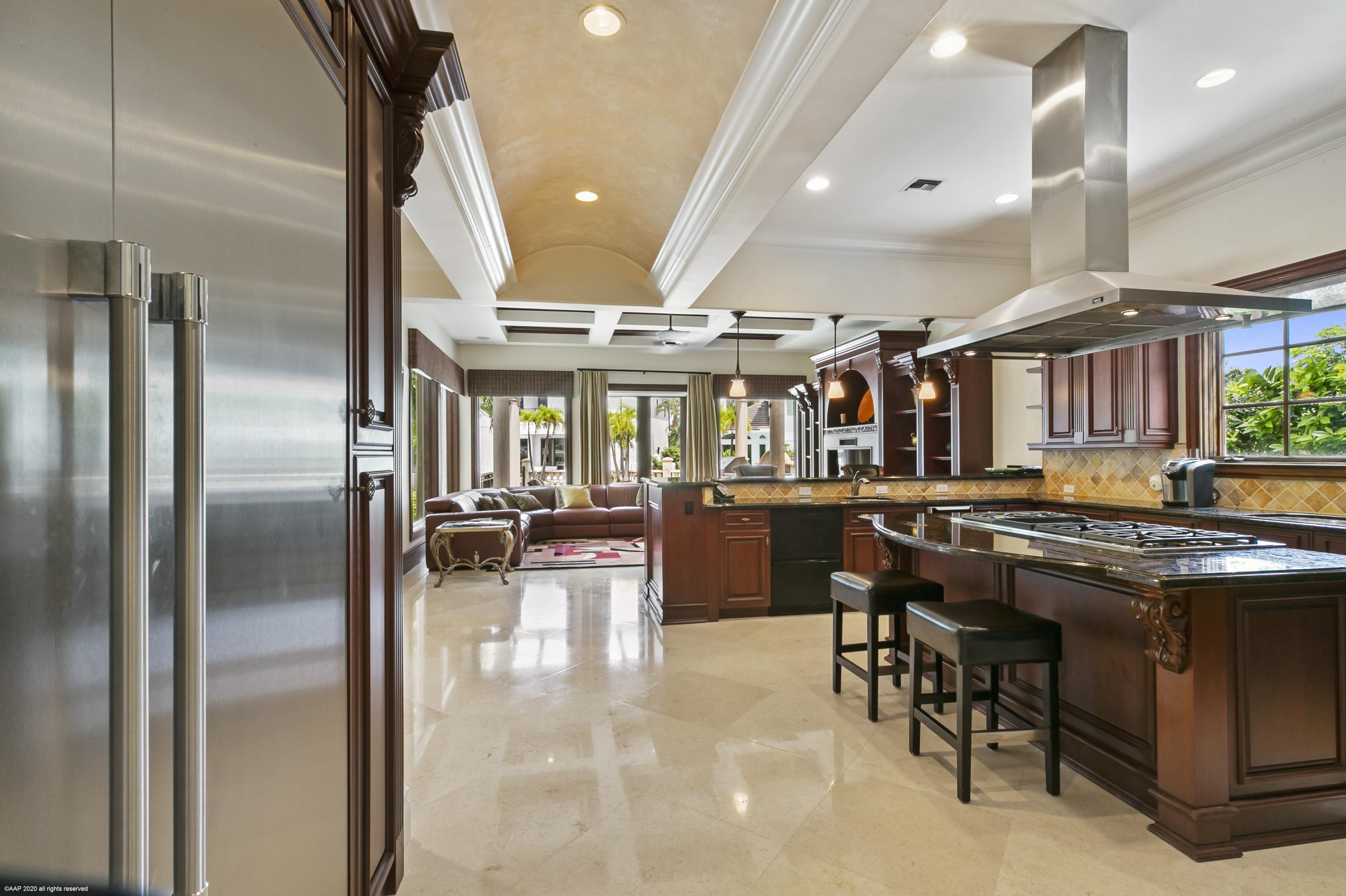 HARBOUR EAST - Residential