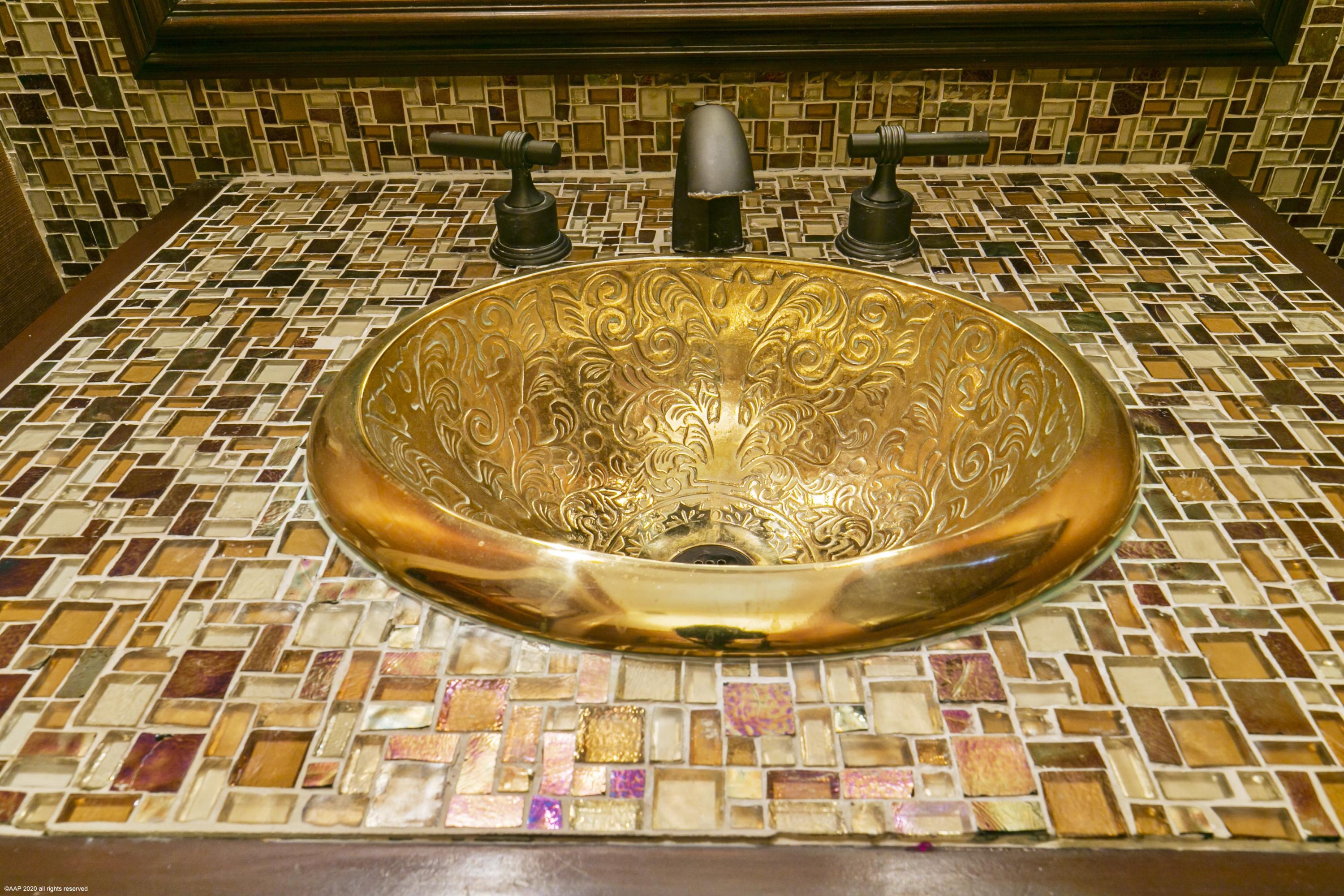 HARBOUR EAST - Residential