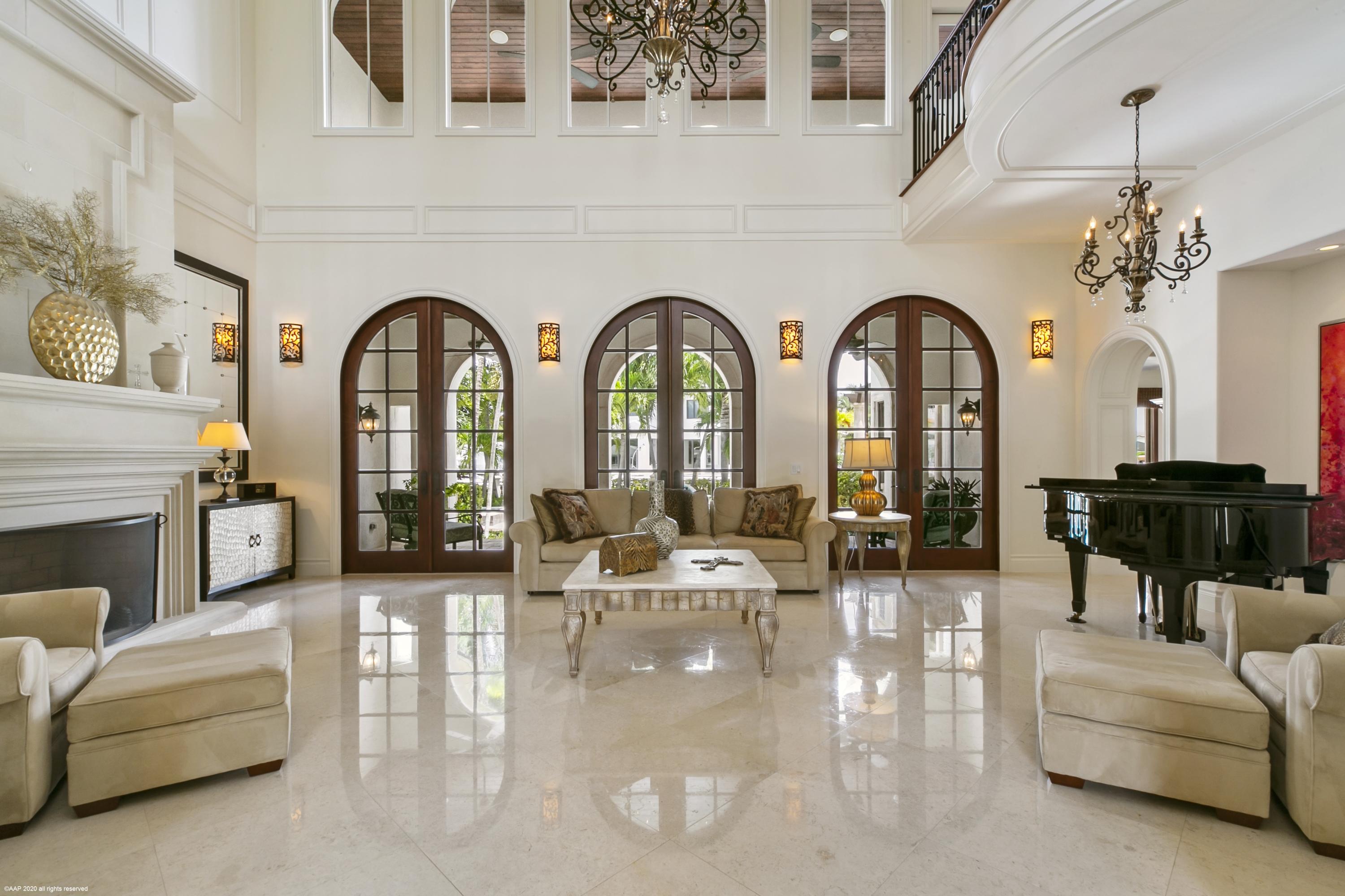 HARBOUR EAST - Residential