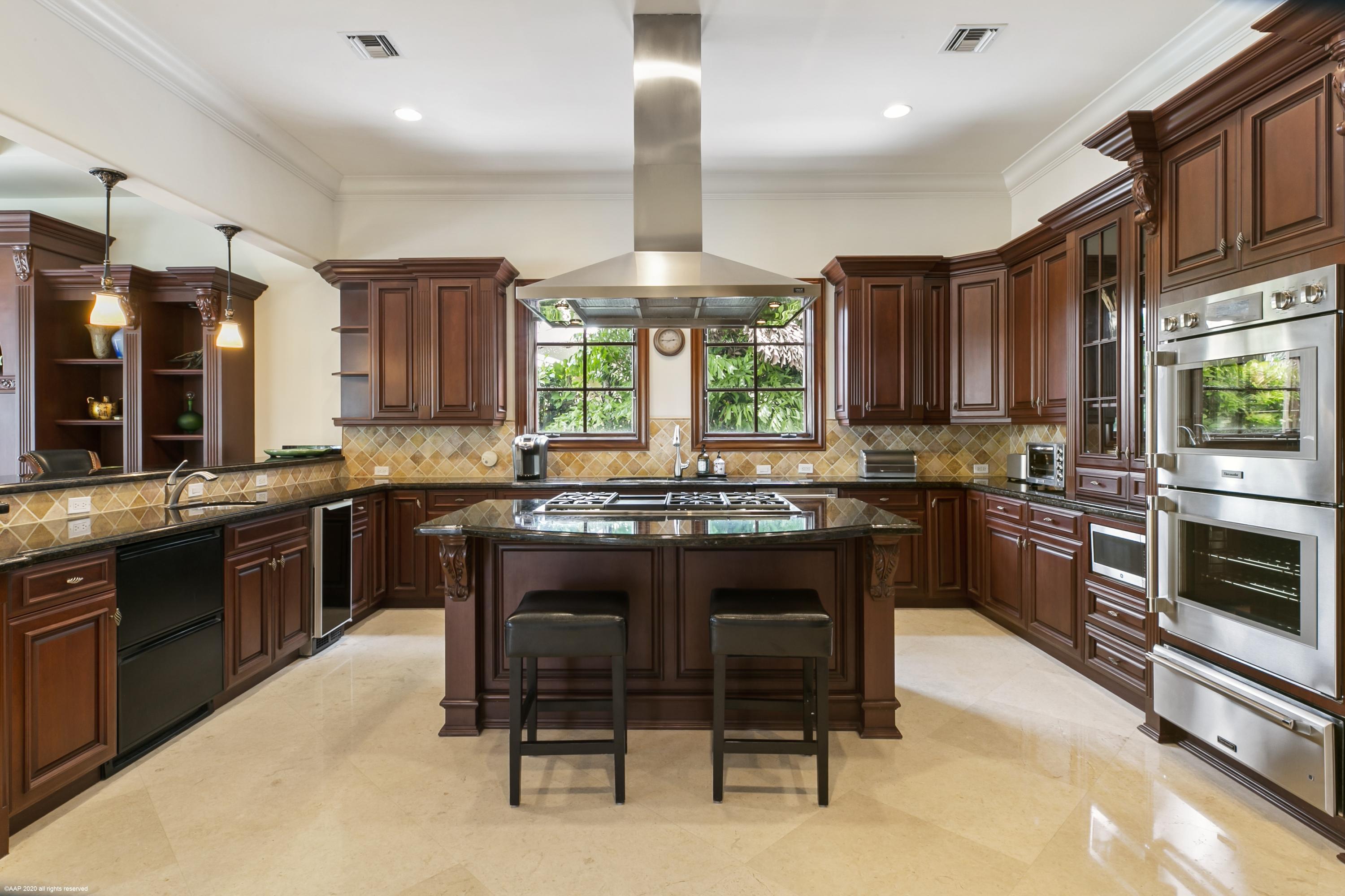 HARBOUR EAST - Residential