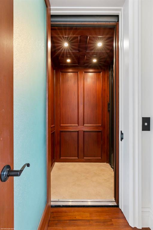 HARBOUR EAST - Residential