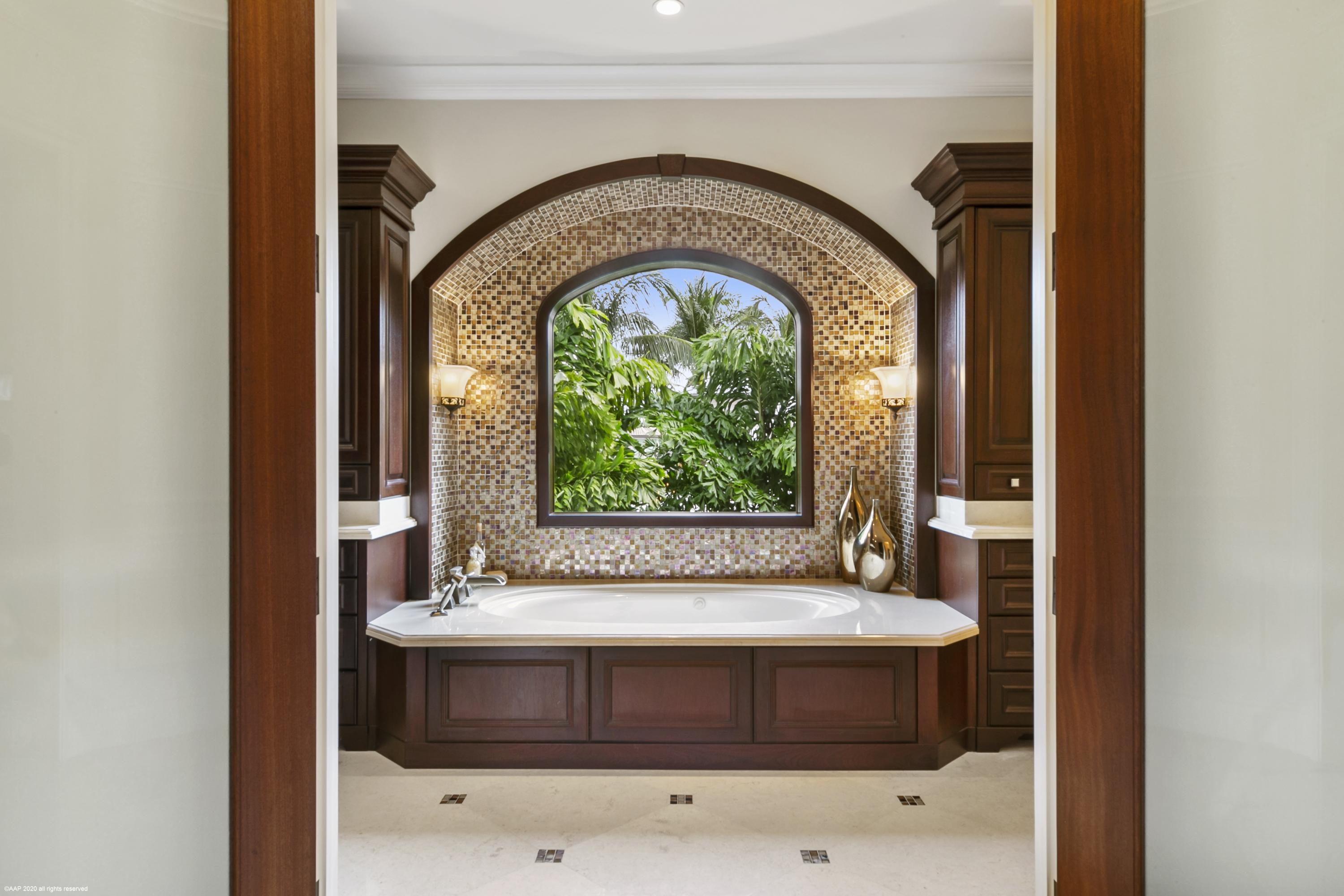 HARBOUR EAST - Residential