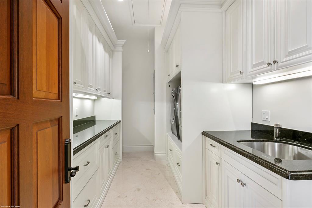 HARBOUR EAST - Residential