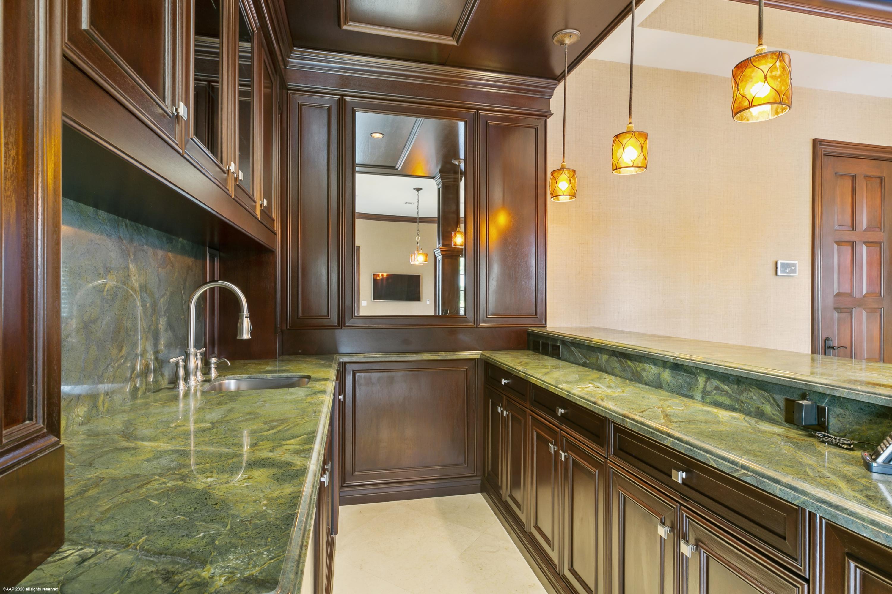 HARBOUR EAST - Residential