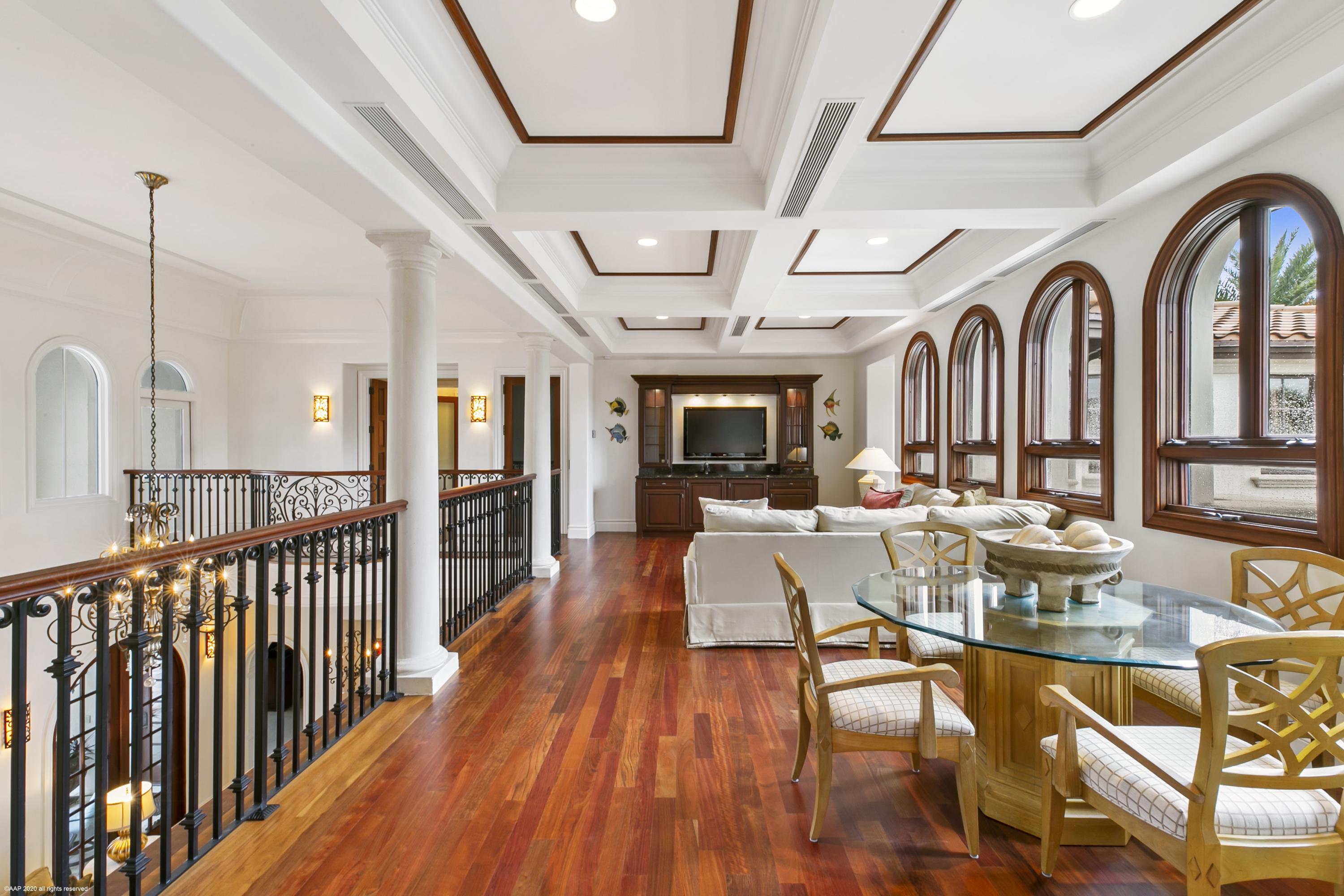 HARBOUR EAST - Residential