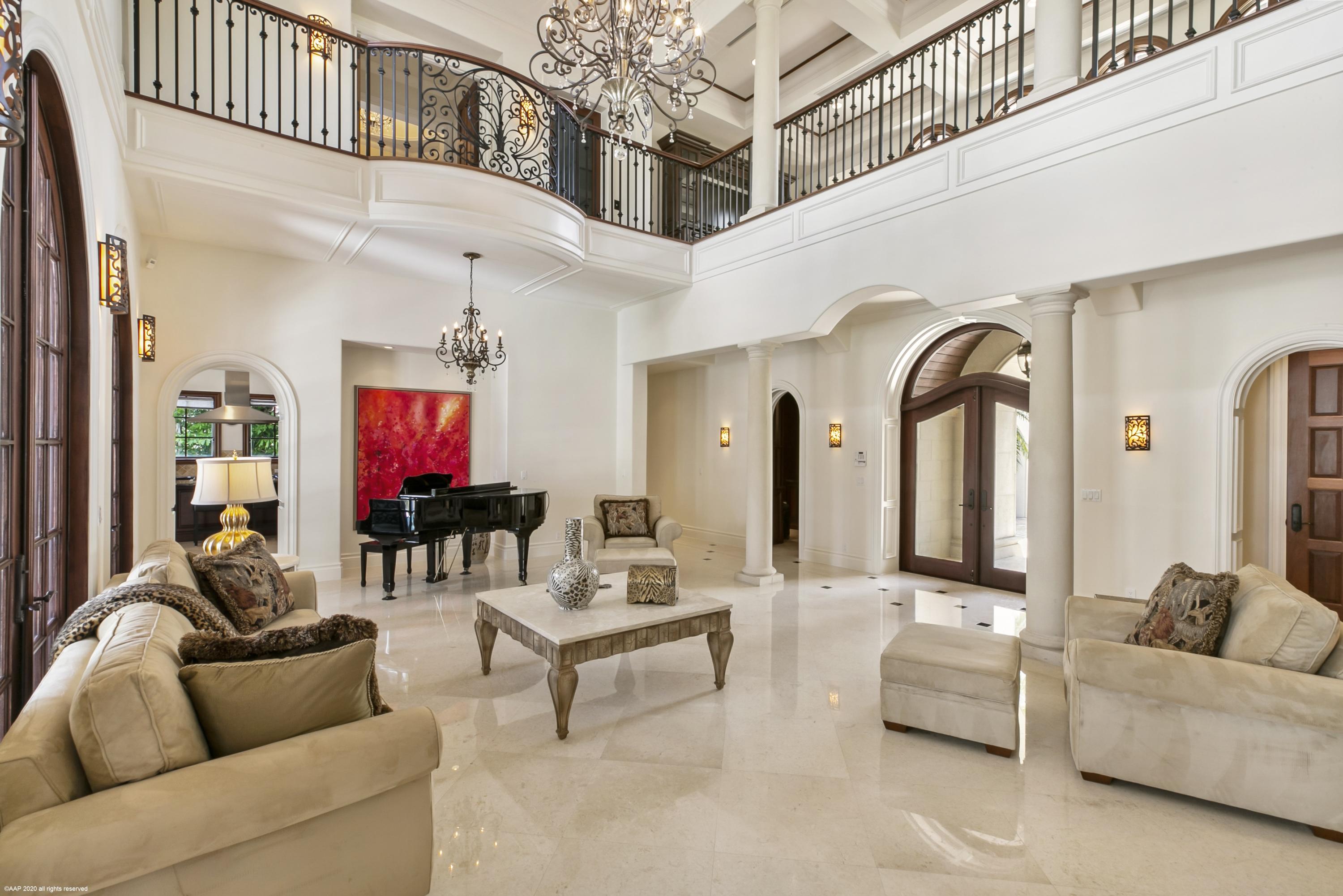 HARBOUR EAST - Residential