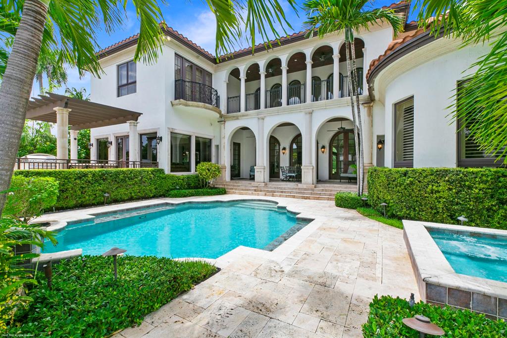 HARBOUR EAST - Residential