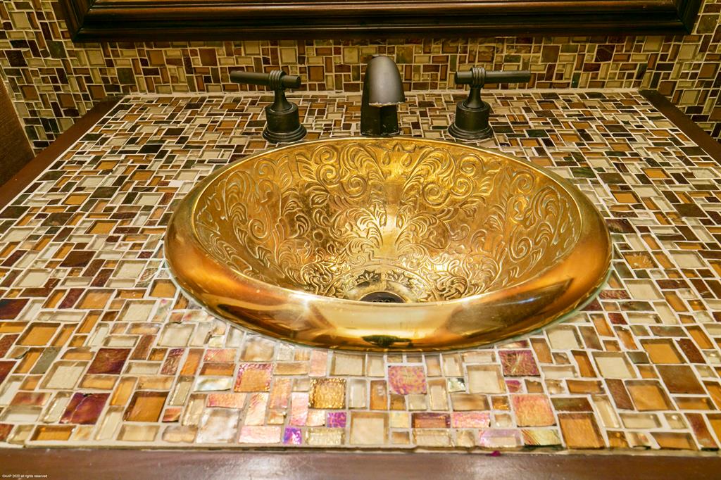 HARBOUR EAST - Residential