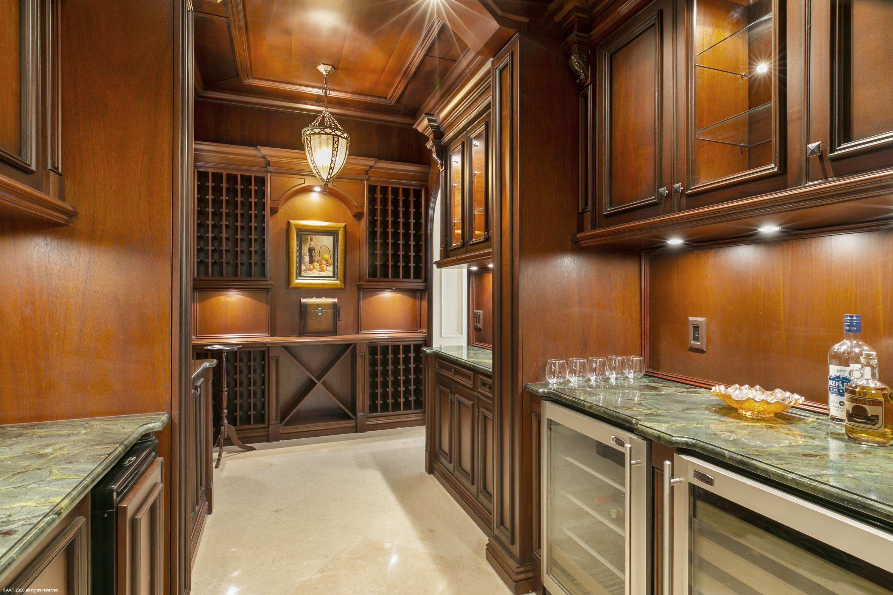 HARBOUR EAST - Residential