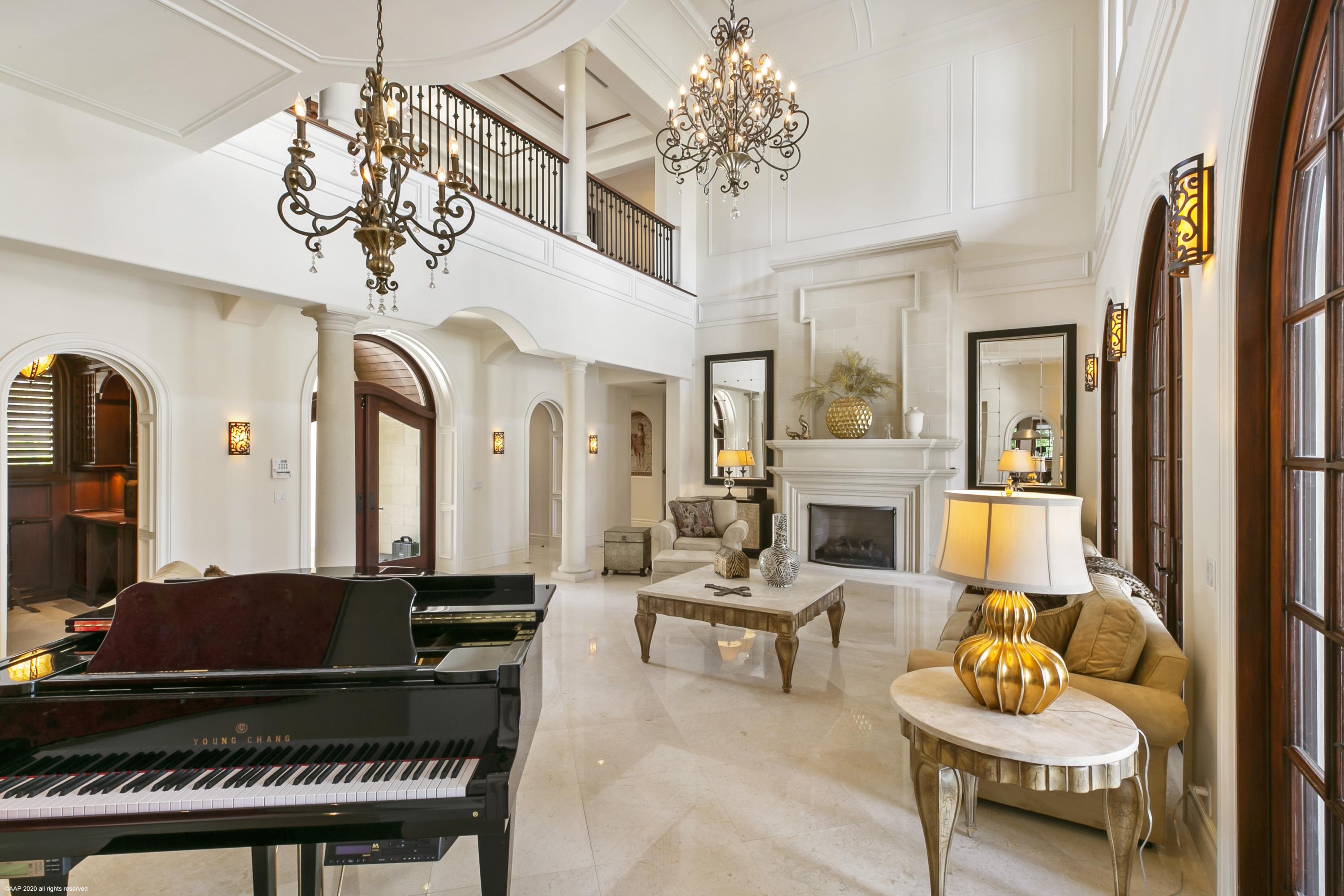 HARBOUR EAST - Residential