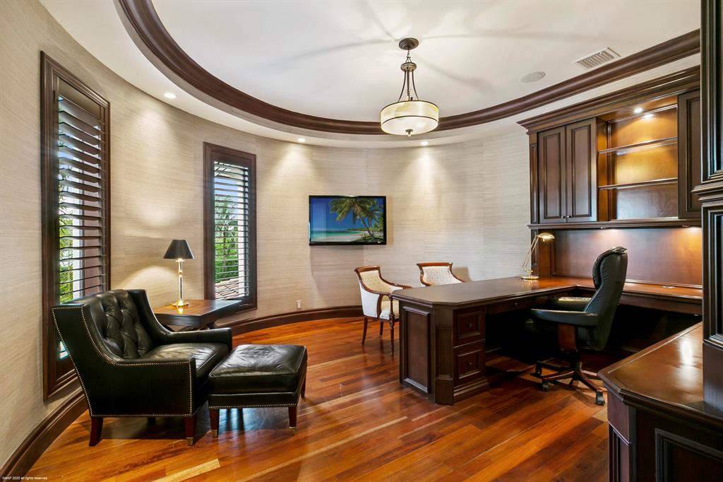 HARBOUR EAST - Residential