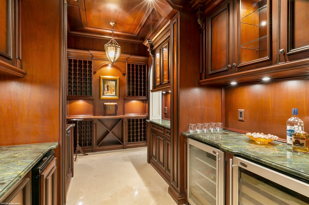 HARBOUR EAST - Residential