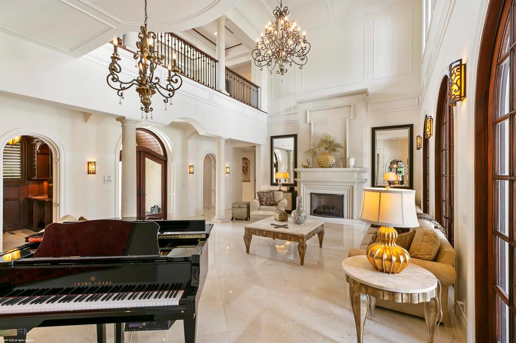 HARBOUR EAST - Residential