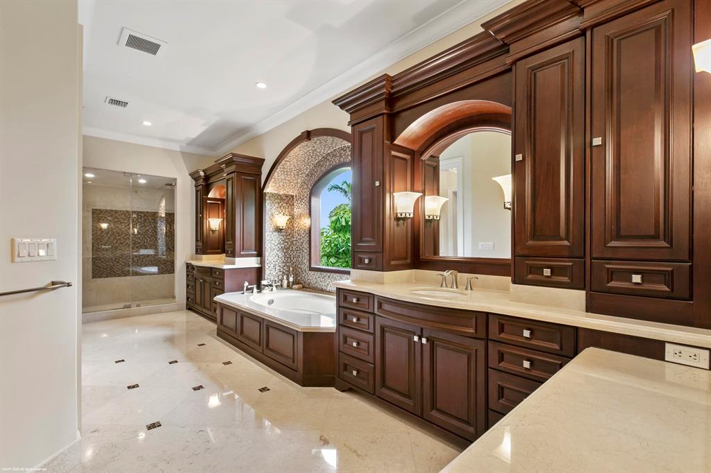 HARBOUR EAST - Residential