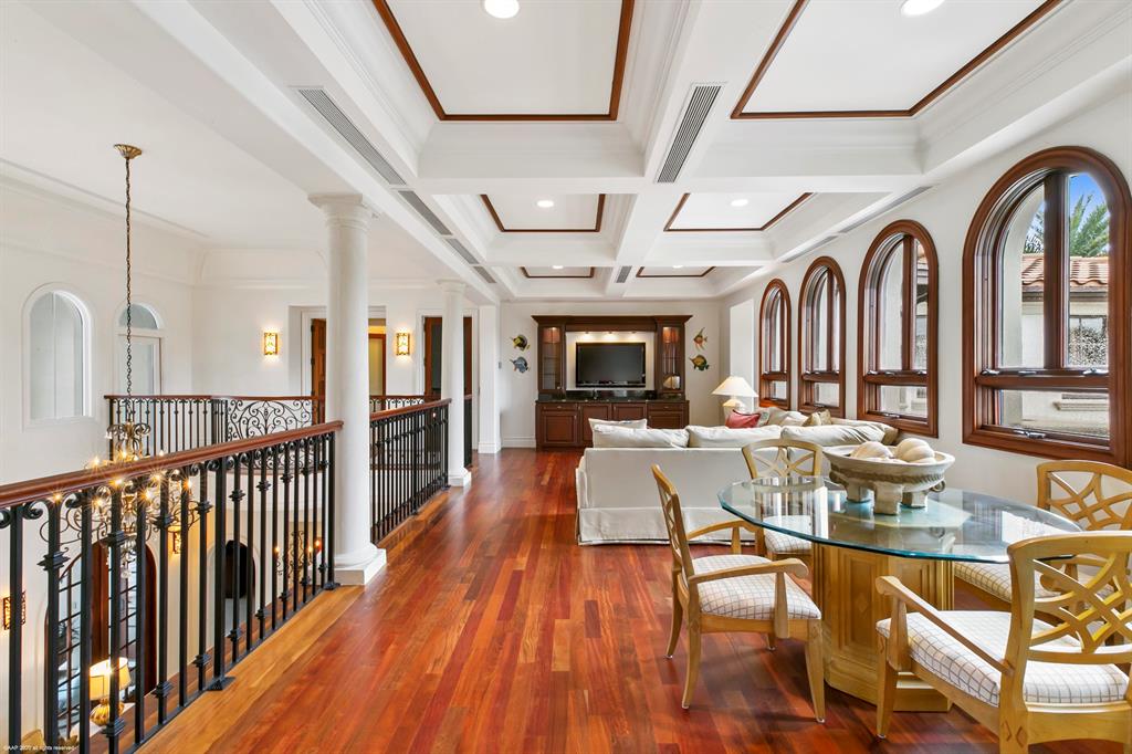 HARBOUR EAST - Residential