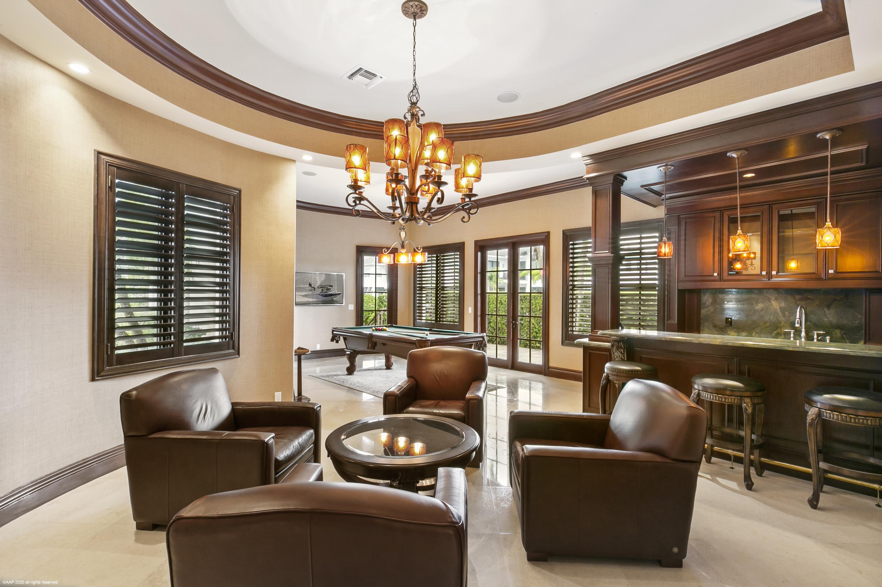 HARBOUR EAST - Residential