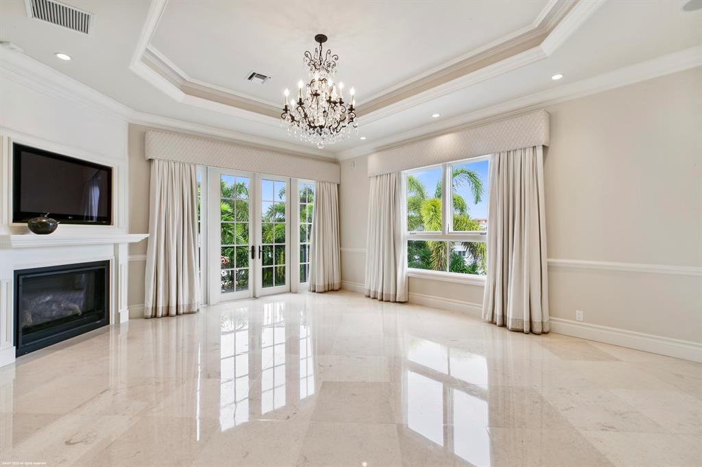 HARBOUR EAST - Residential