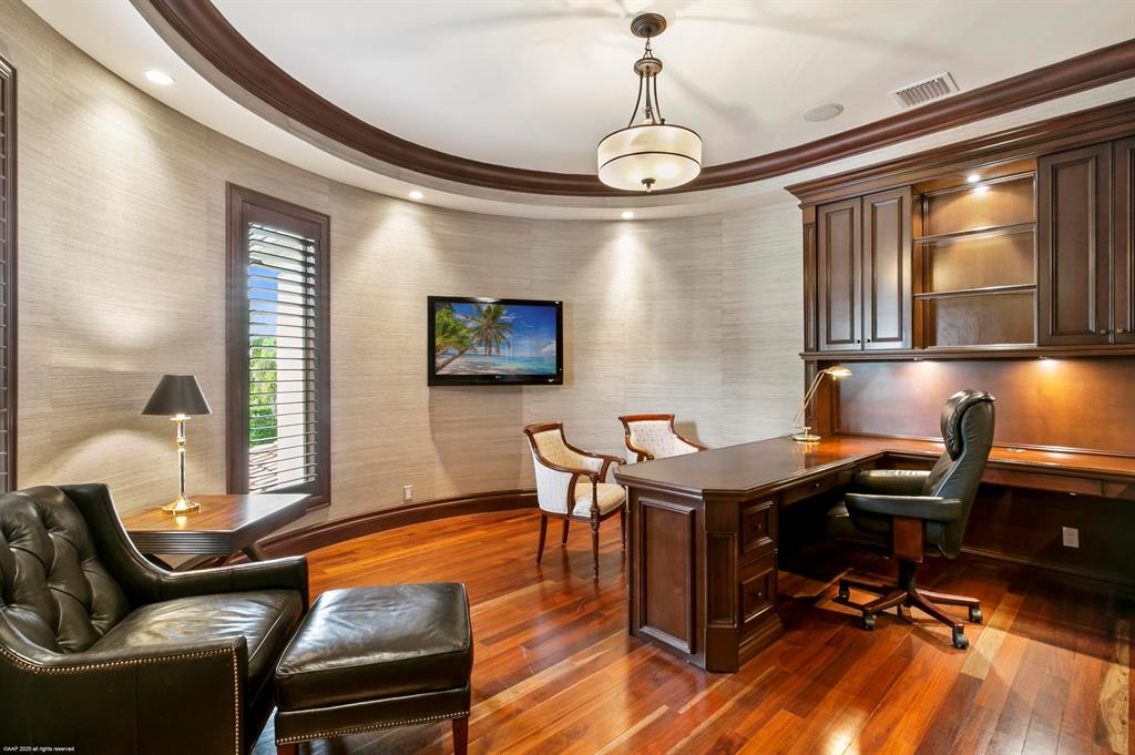 HARBOUR EAST - Residential