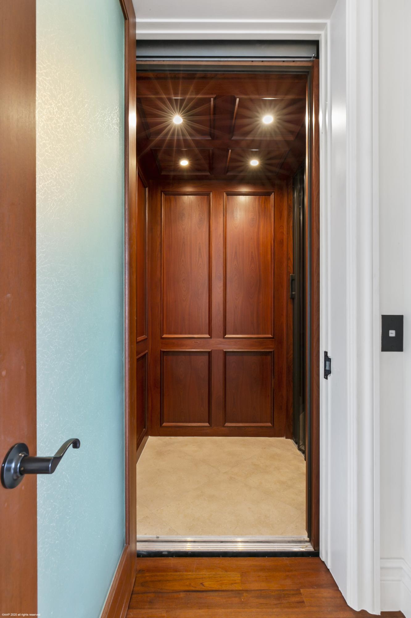 HARBOUR EAST - Residential