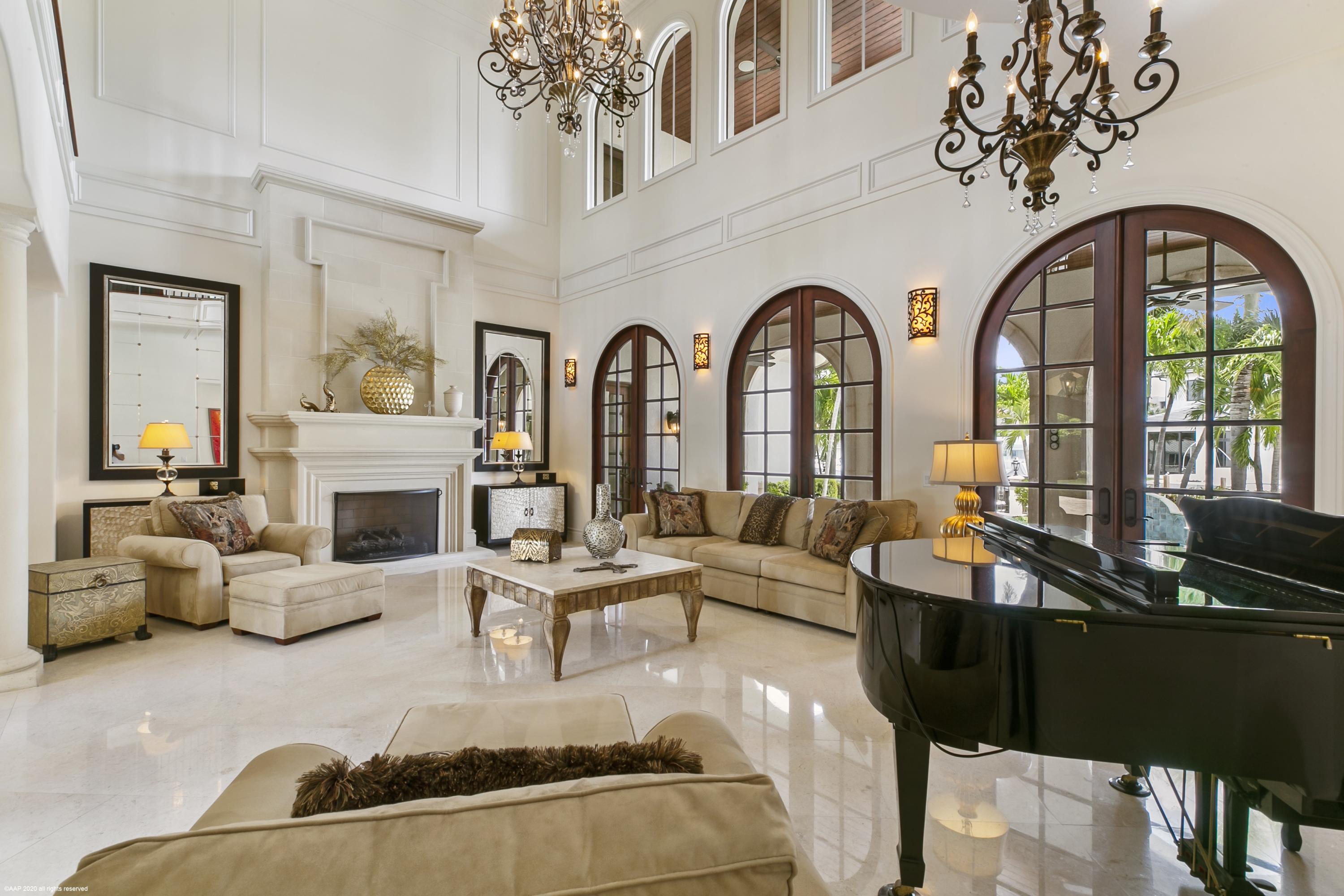 HARBOUR EAST - Residential