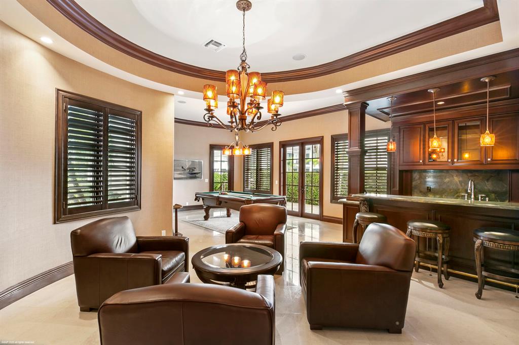 HARBOUR EAST - Residential