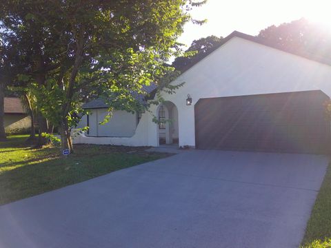 A home in Port St Lucie