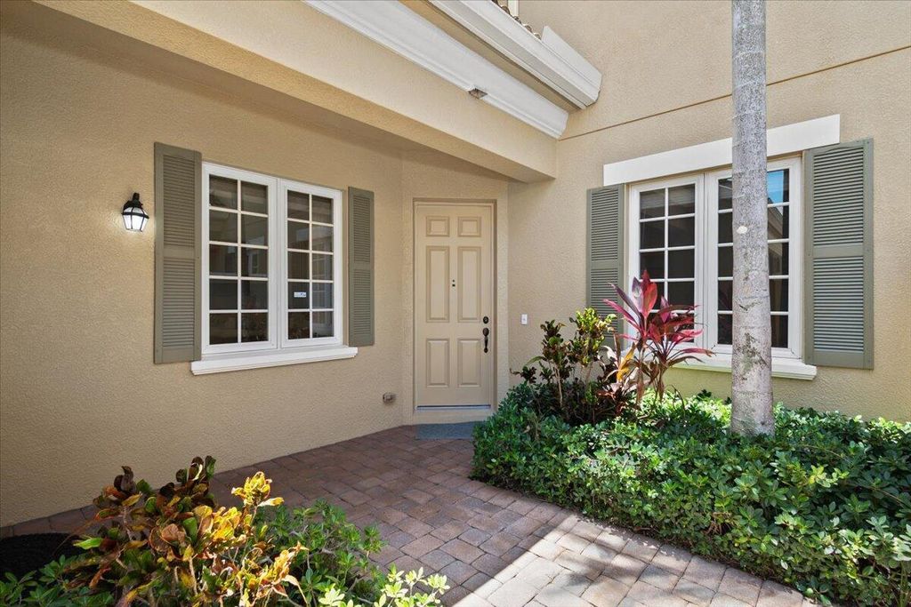 Photo of 4743 Cadiz Circle, Palm Beach Gardens, FL 33418 (MLS # R11002249)