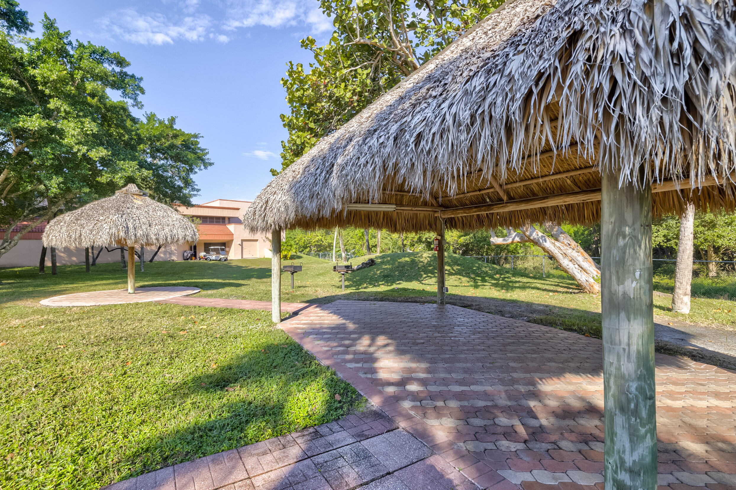 HOLIDAY SPRINGS VILLAGE 1 CONDO - Residential