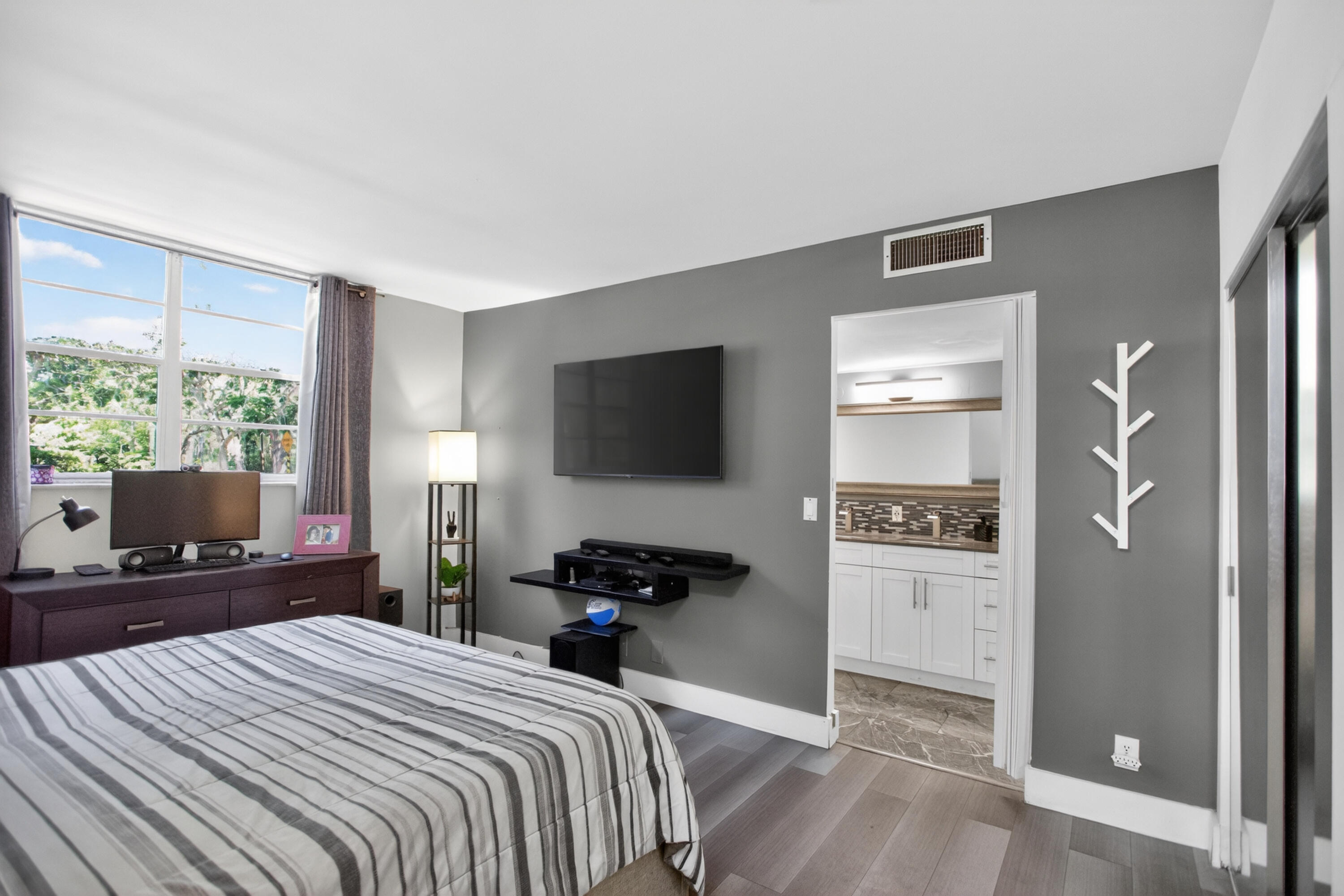 HOLIDAY SPRINGS VILLAGE 1 CONDO - Residential