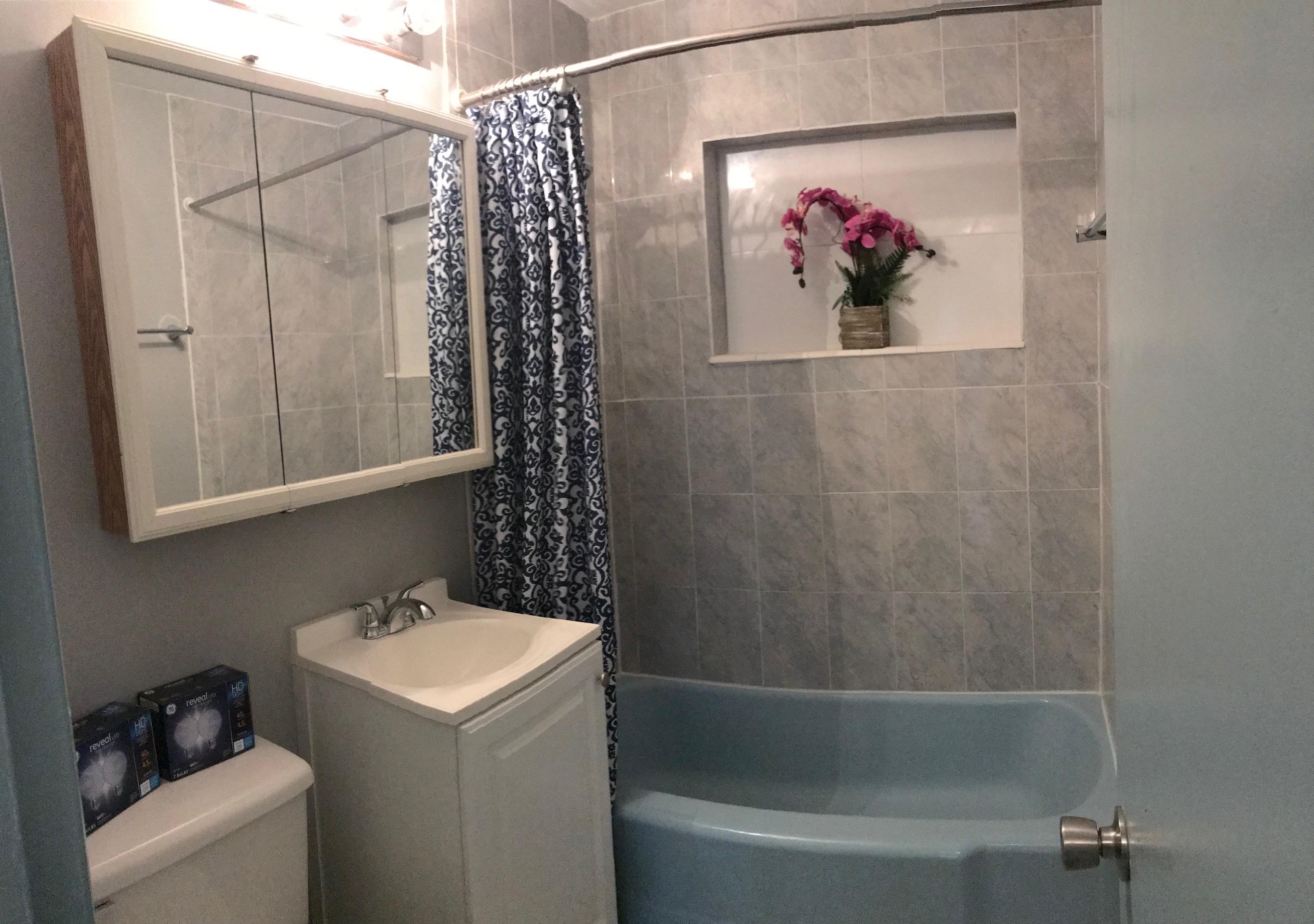 GRAMERCY PARK UNIT 2 - Residential Lease