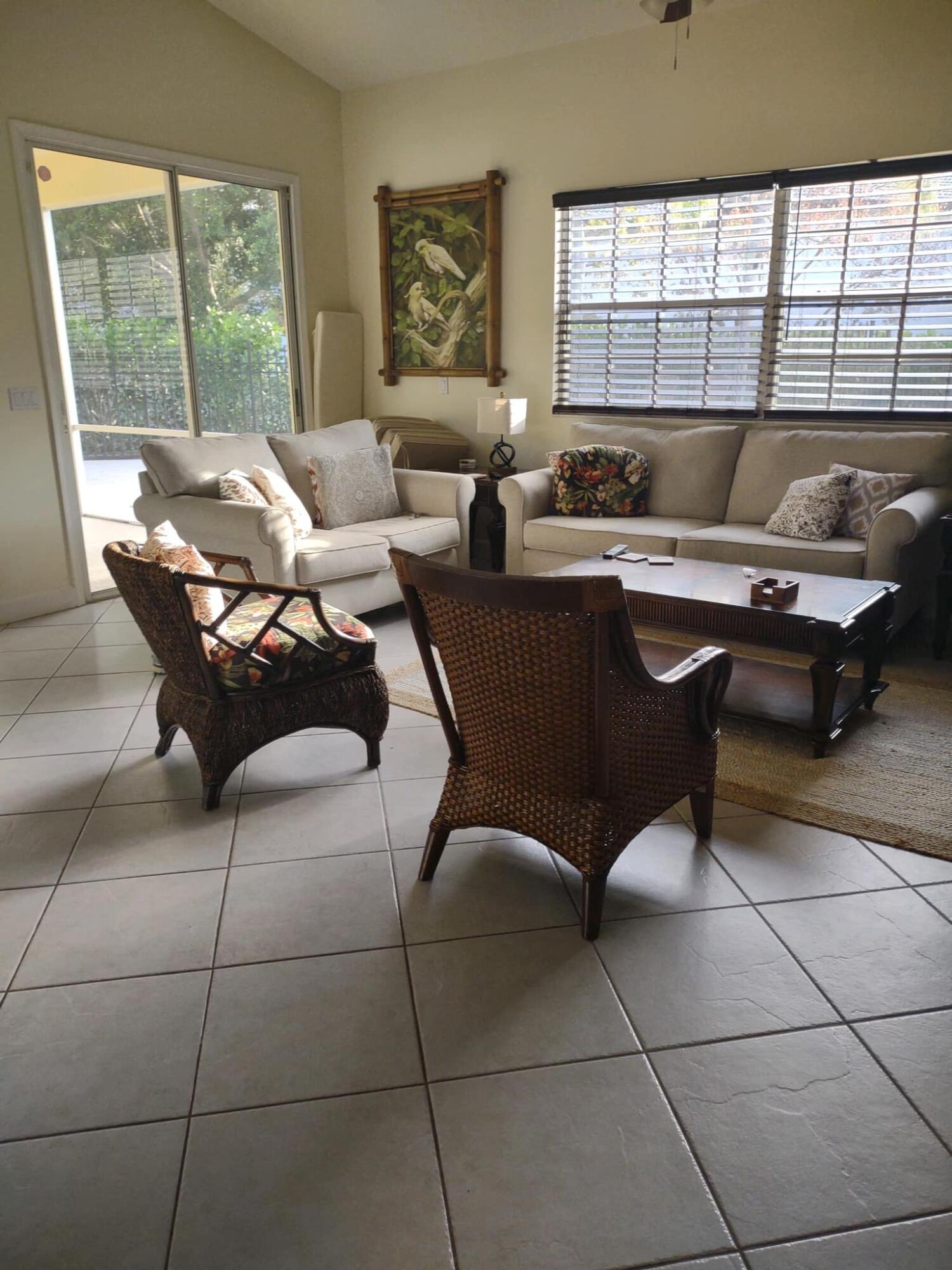 WELLINGTON AERO CLUB OF THE LANDINGS AT WELLINGTON - Residential Lease