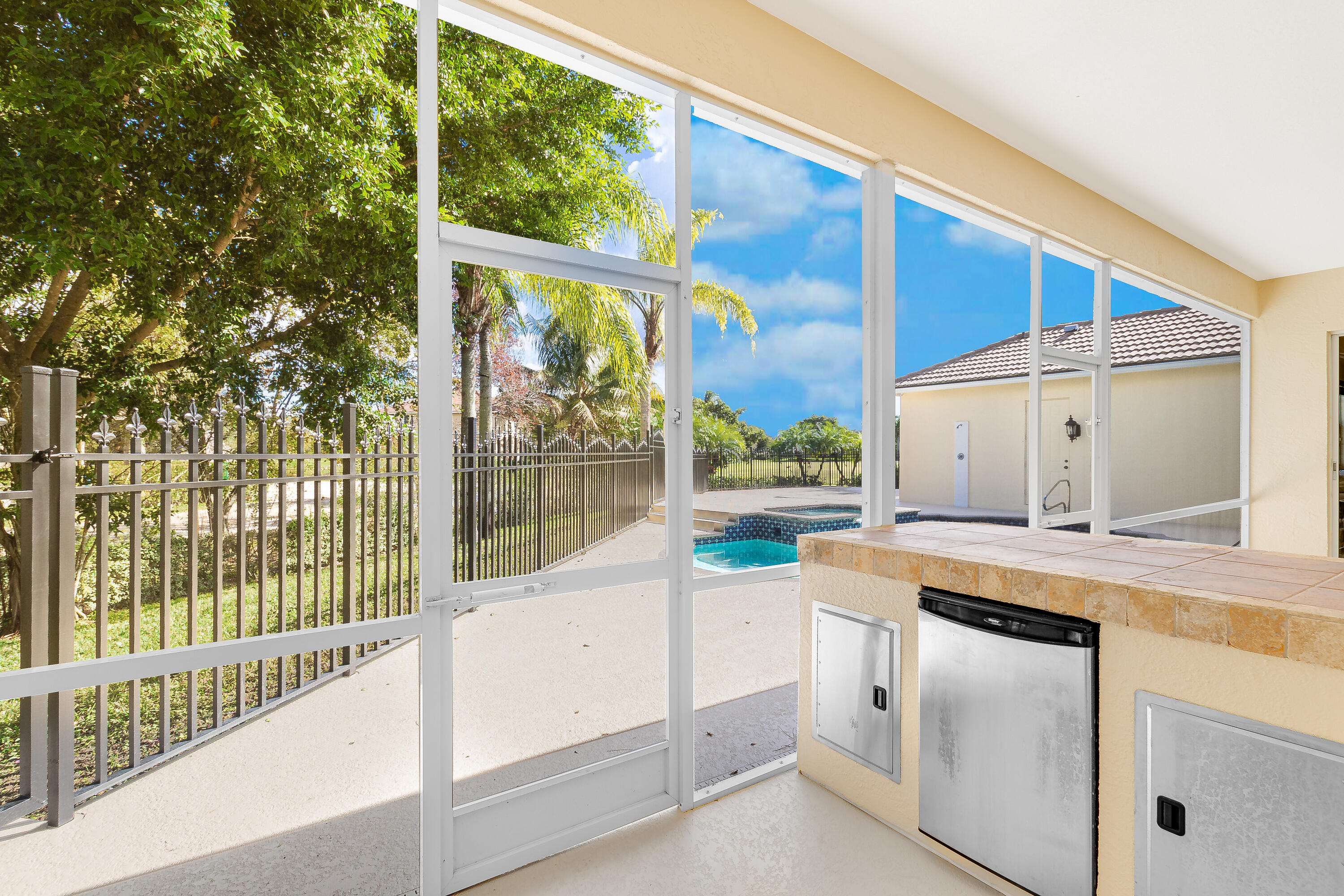 WELLINGTON AERO CLUB OF THE LANDINGS AT WELLINGTON - Residential Lease