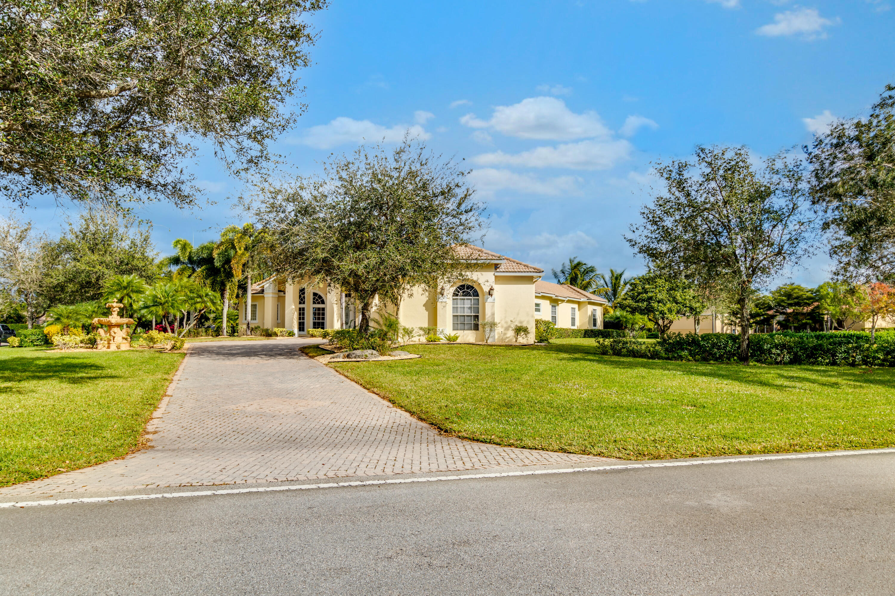 WELLINGTON AERO CLUB OF THE LANDINGS AT WELLINGTON - Residential Lease