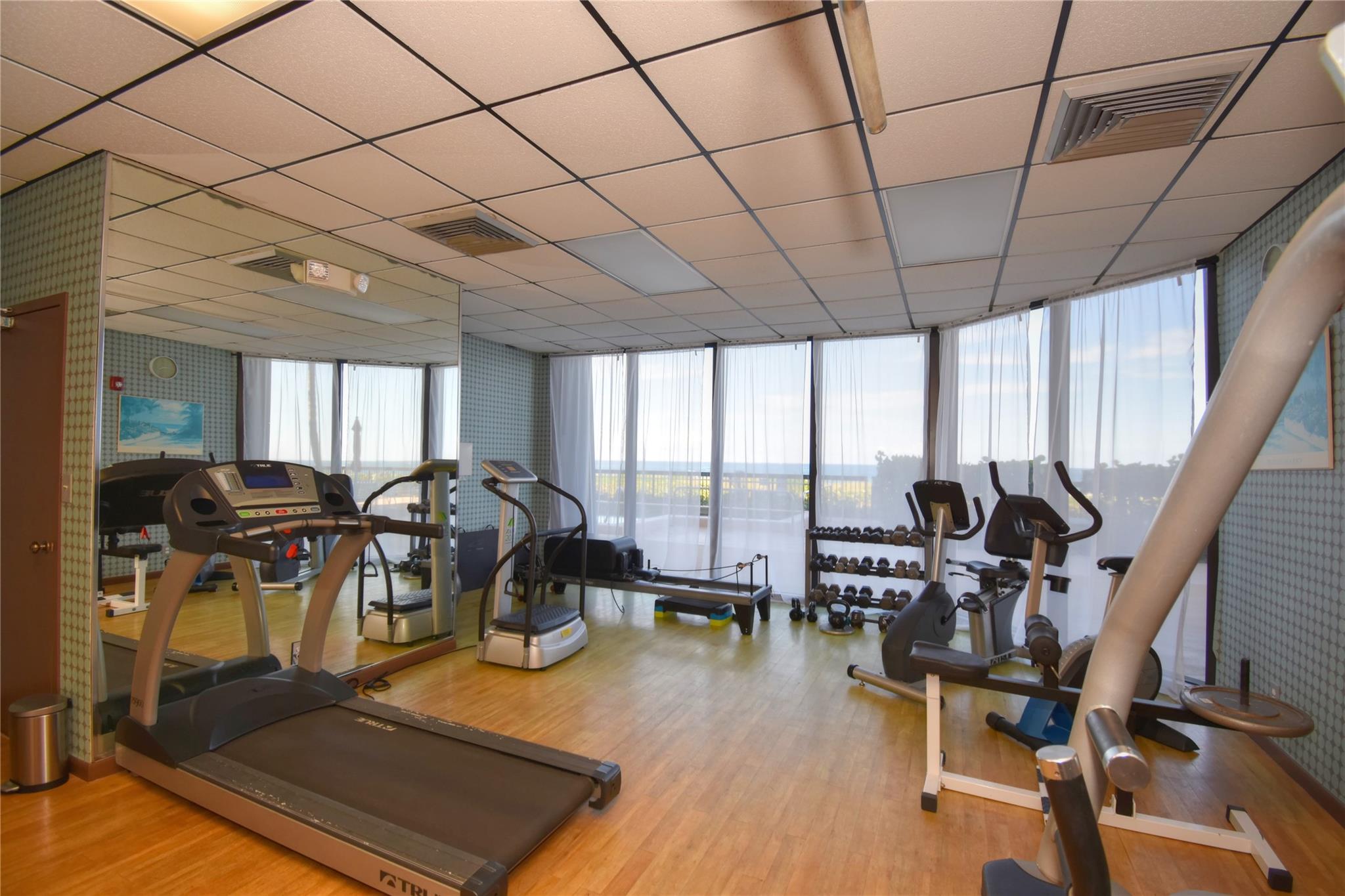 SILVER THATCH OCEAN CLUB - Residential