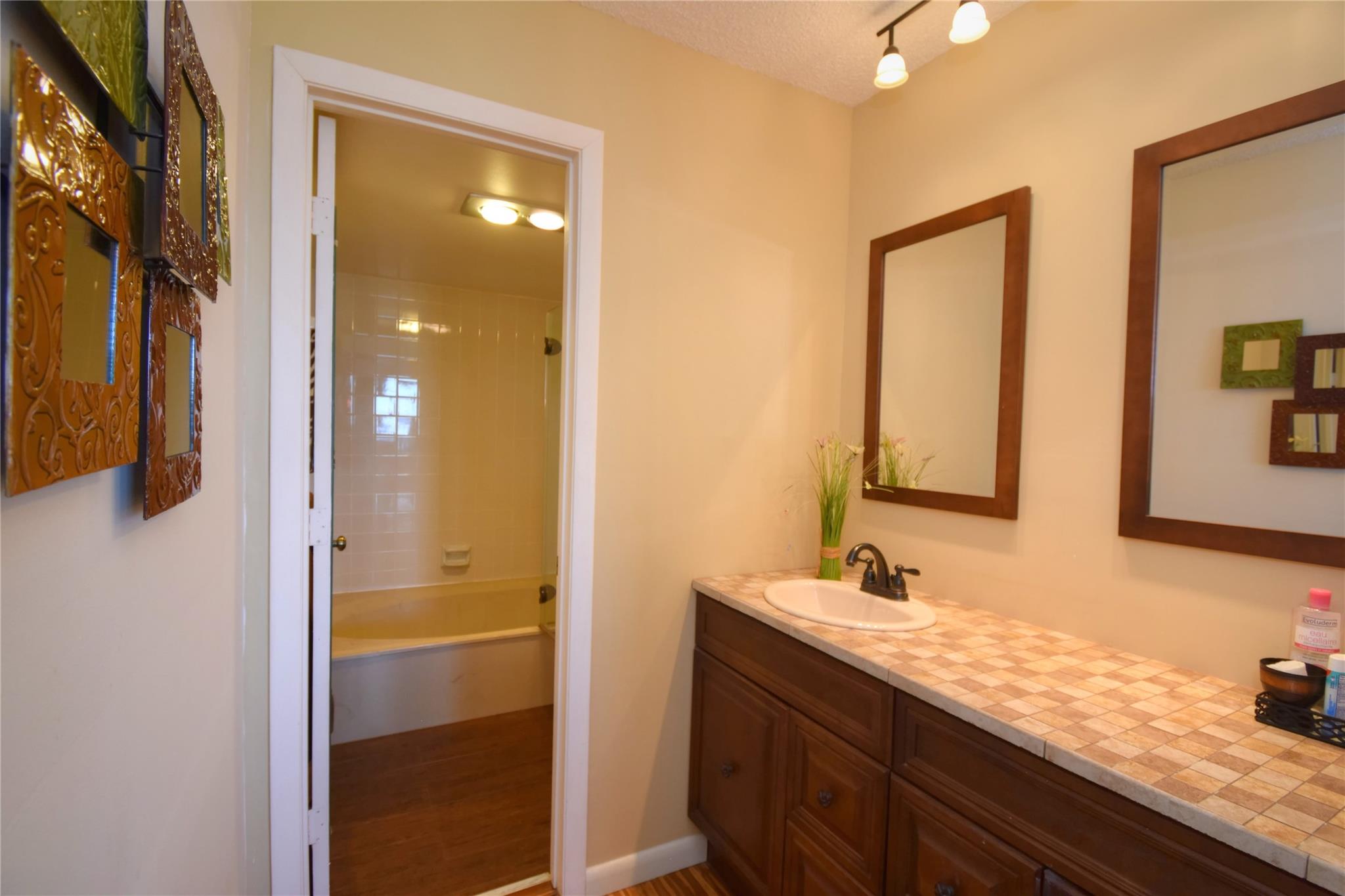 SILVER THATCH OCEAN CLUB - Residential